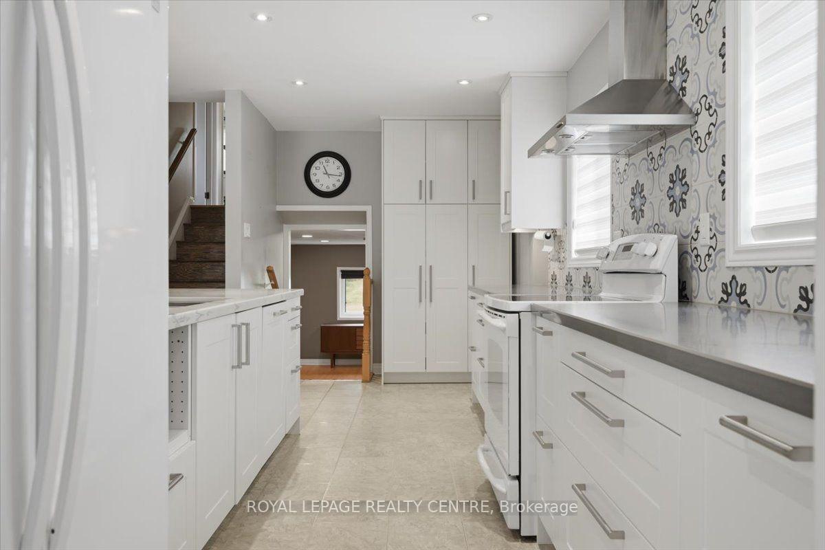 Photo 11 of 2555 Windjammer Road, Mississauga, Erin Mills — HOMEH