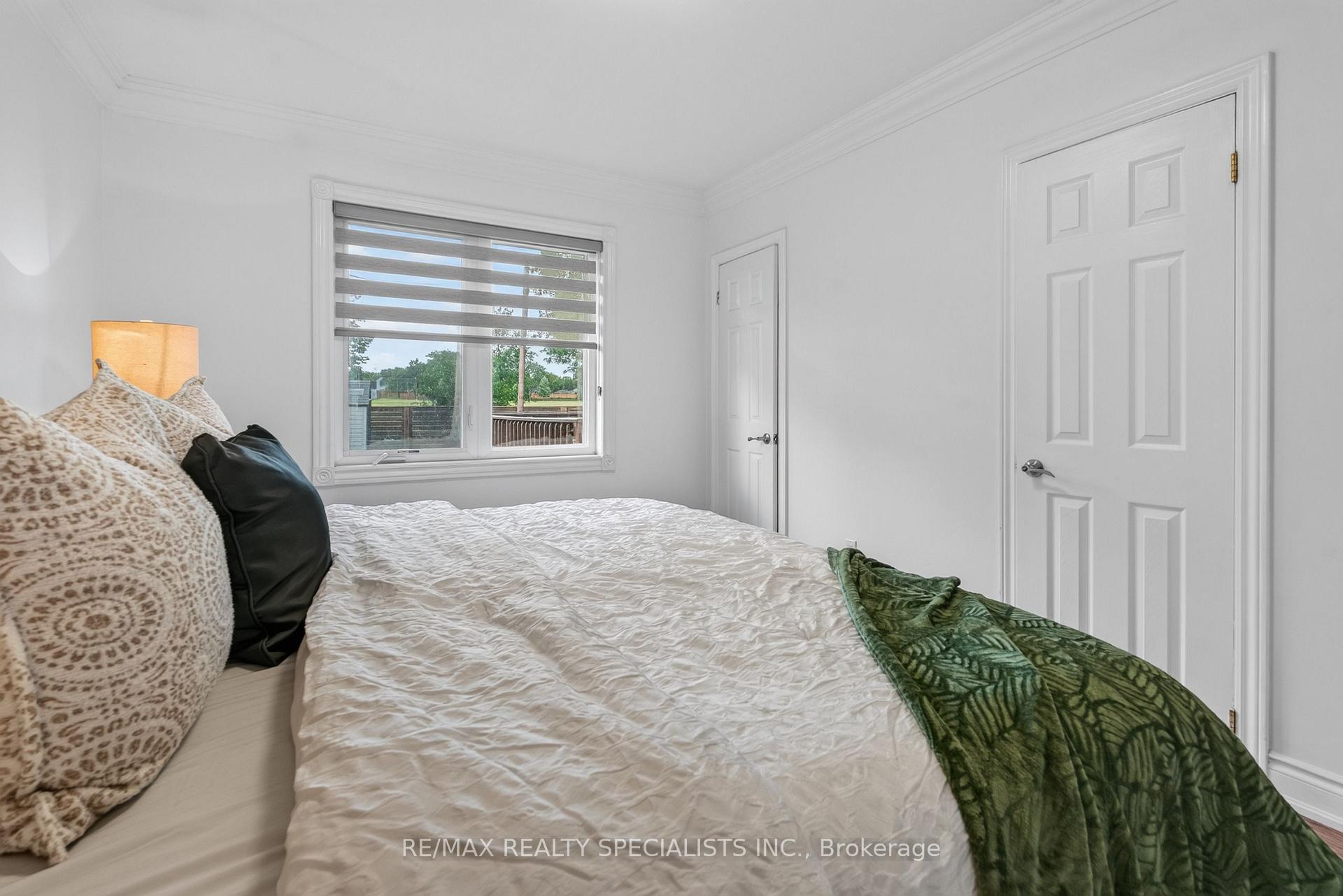 Photo 20 of 94 Eringate Drive, Etobicoke, Eringate-Centennial-West Deane — HOMEH