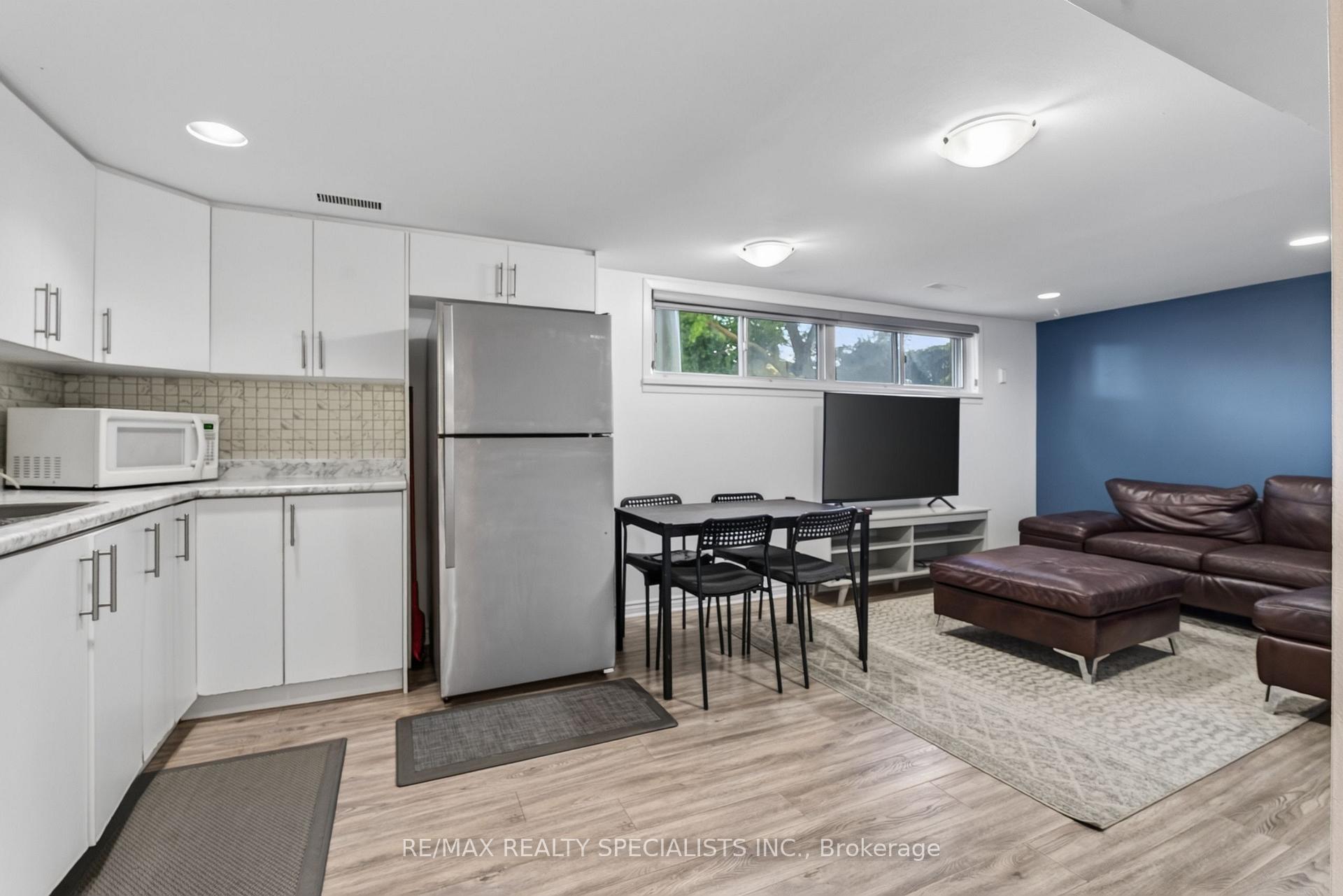 Photo 29 of 94 Eringate Drive, Etobicoke, Eringate-Centennial-West Deane — HOMEH