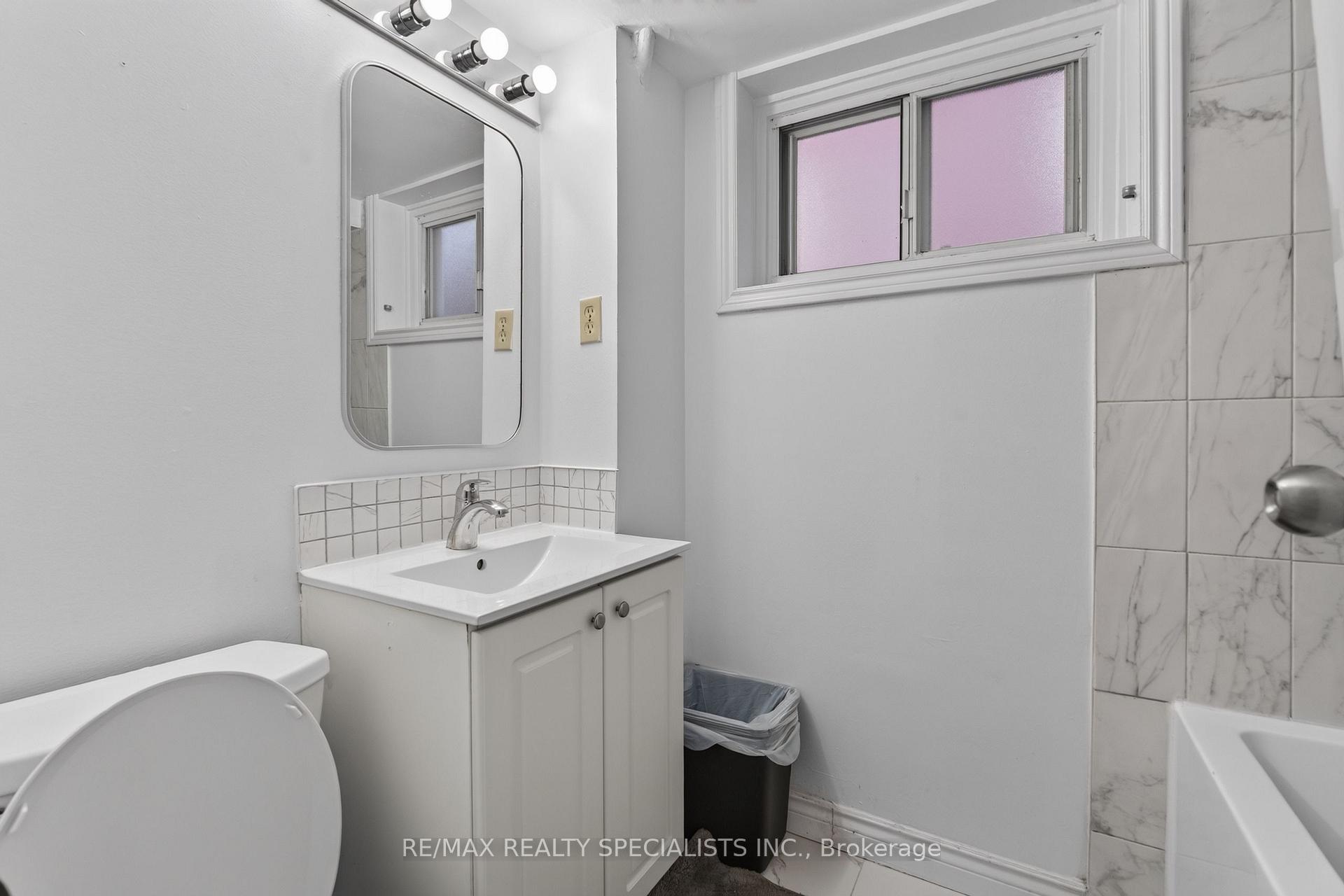 Photo 30 of 94 Eringate Drive, Etobicoke, Eringate-Centennial-West Deane — HOMEH