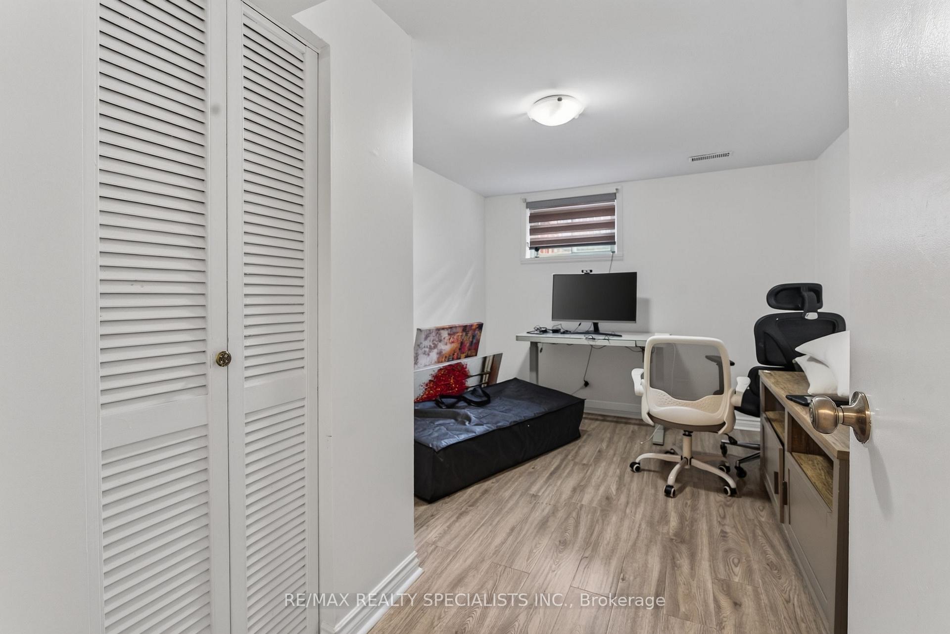 Photo 33 of 94 Eringate Drive, Etobicoke, Eringate-Centennial-West Deane — HOMEH