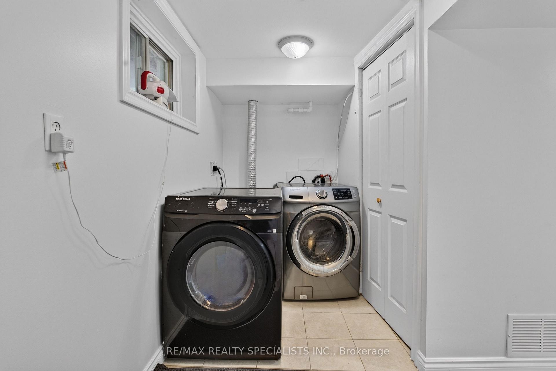 Photo 34 of 94 Eringate Drive, Etobicoke, Eringate-Centennial-West Deane — HOMEH