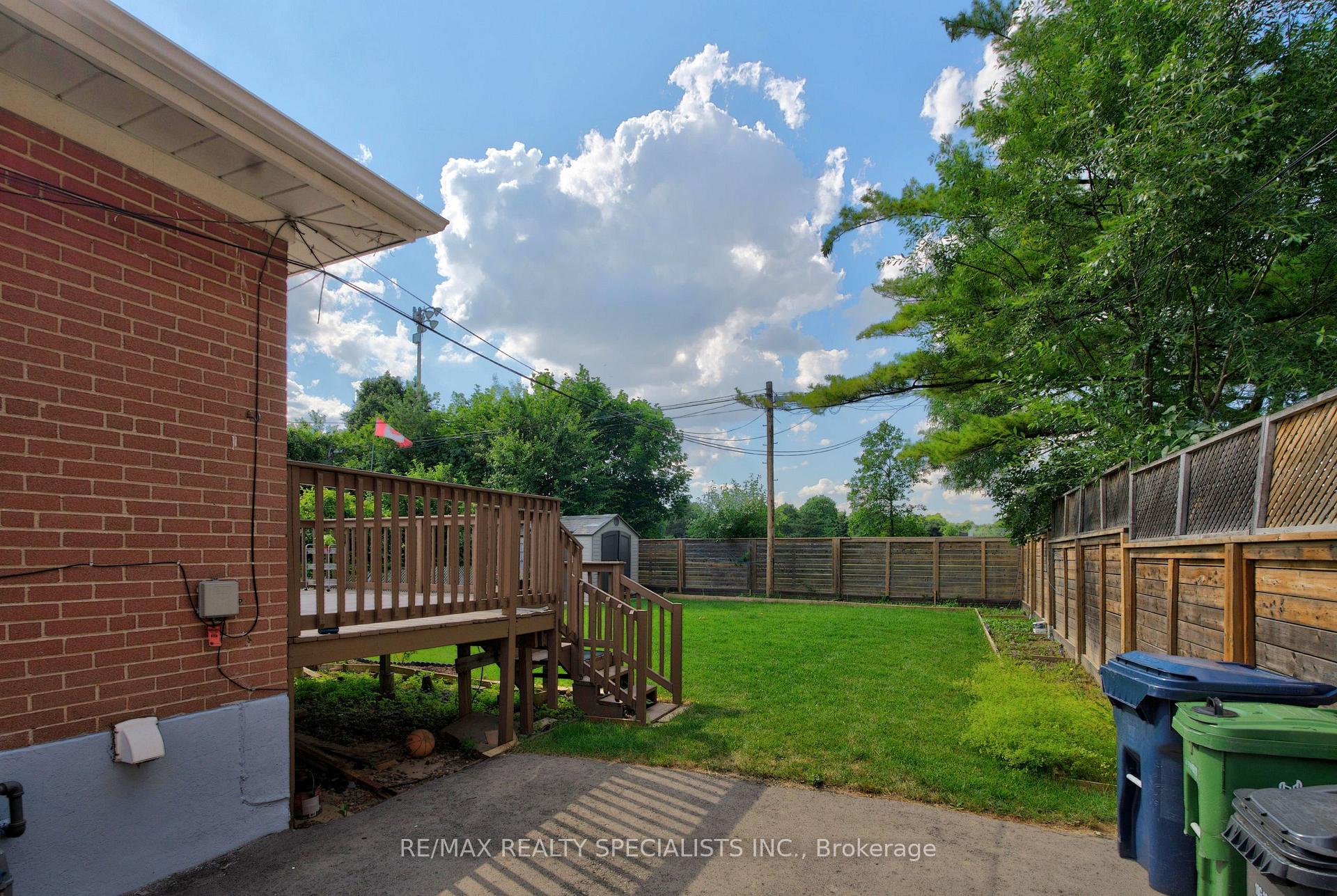 Photo 38 of 94 Eringate Drive, Etobicoke, Eringate-Centennial-West Deane — HOMEH