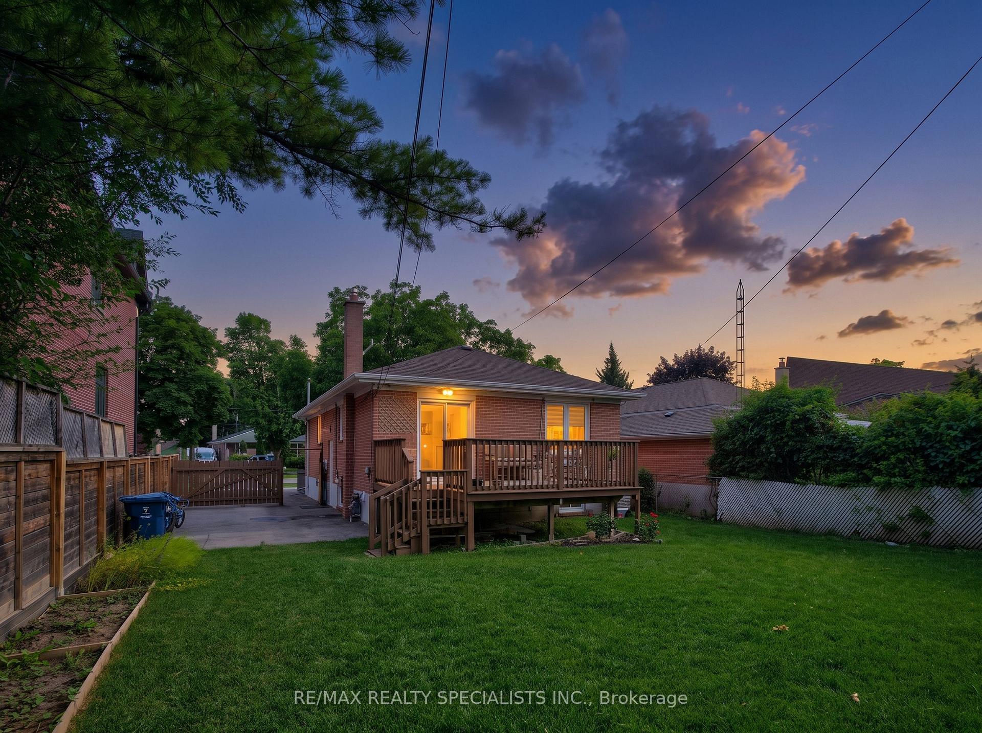Photo 40 of 94 Eringate Drive, Etobicoke, Eringate-Centennial-West Deane — HOMEH