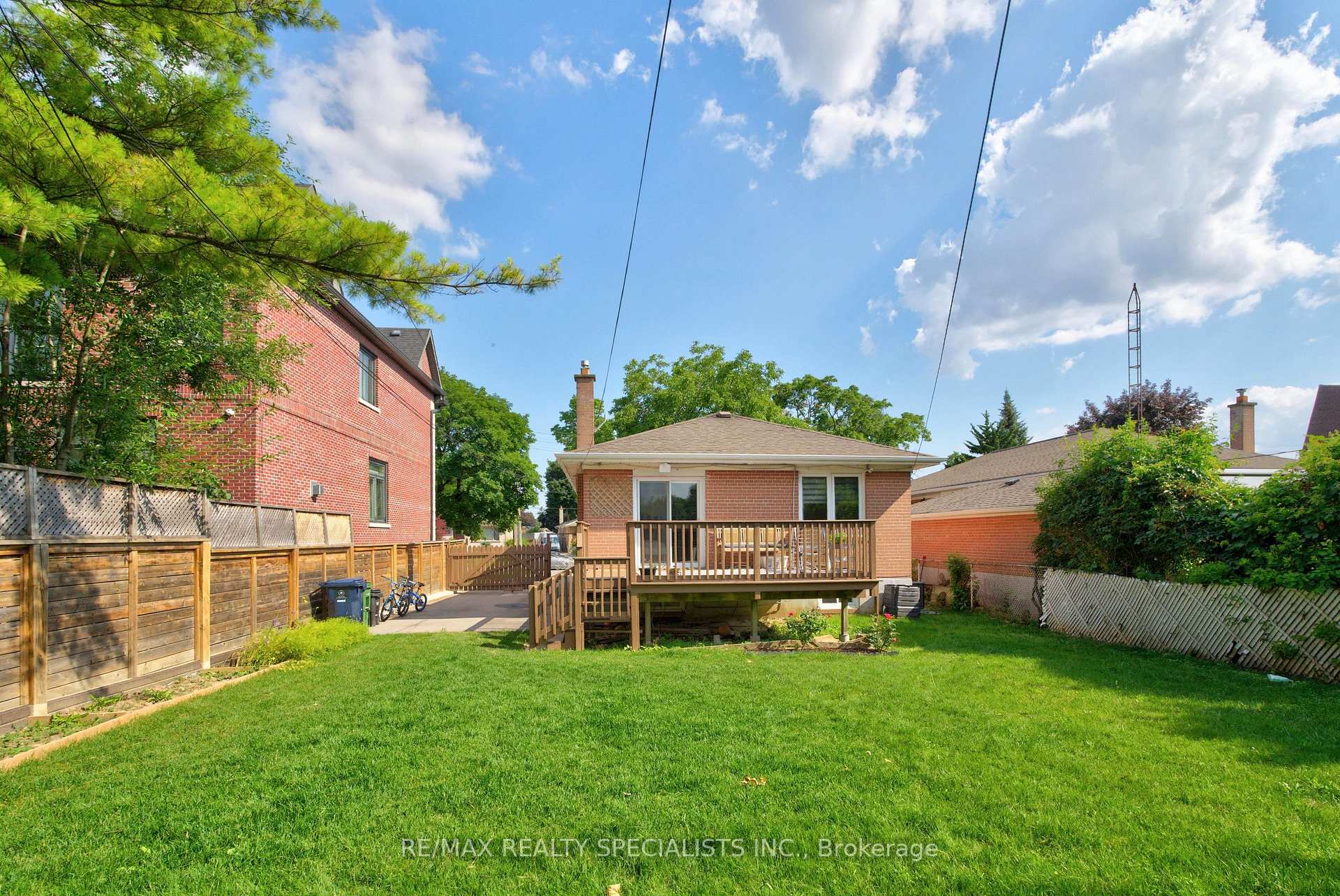 Photo 42 of 94 Eringate Drive, Etobicoke, Eringate-Centennial-West Deane — HOMEH