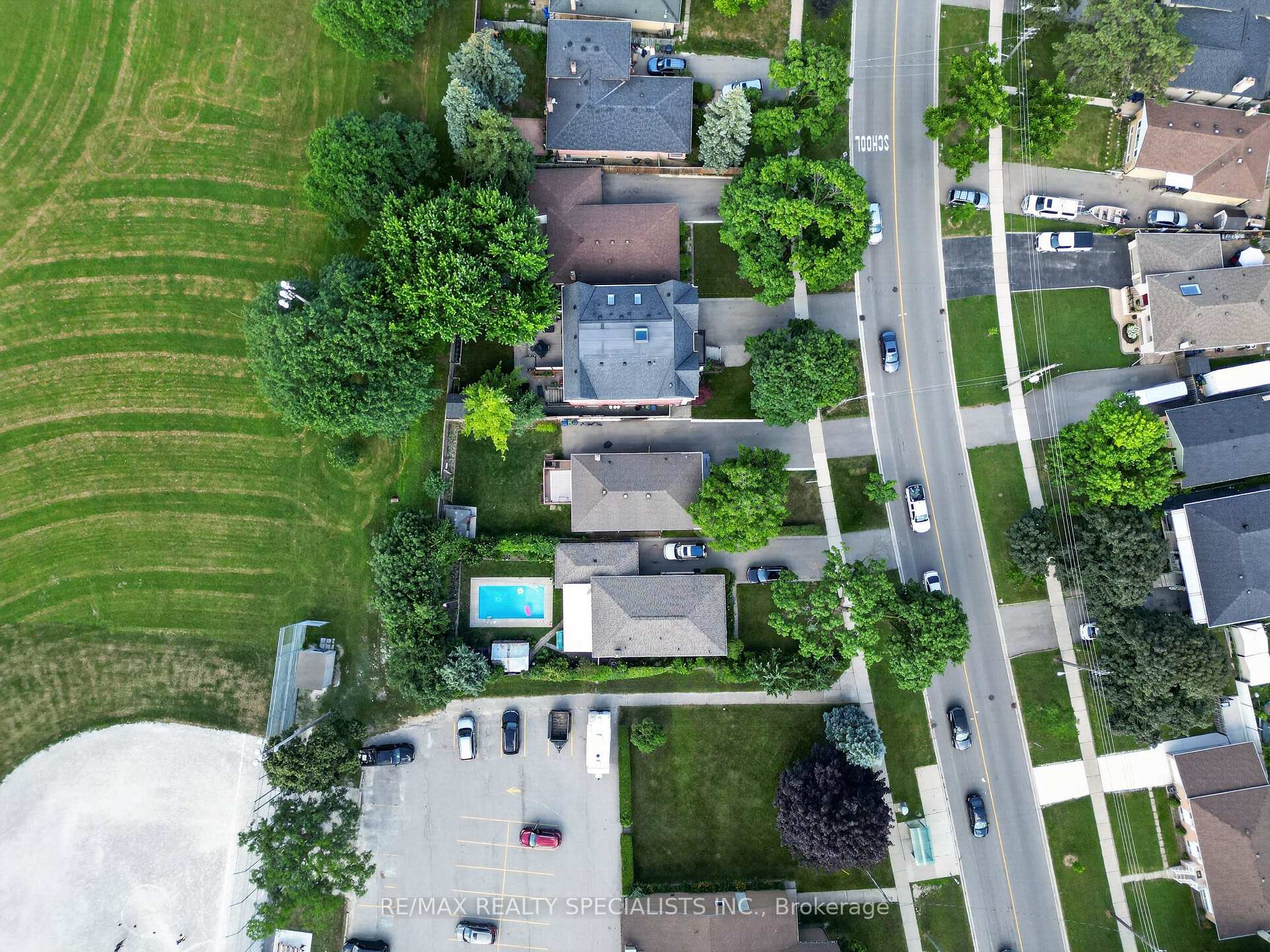 Photo 48 of 94 Eringate Drive, Etobicoke, Eringate-Centennial-West Deane — HOMEH