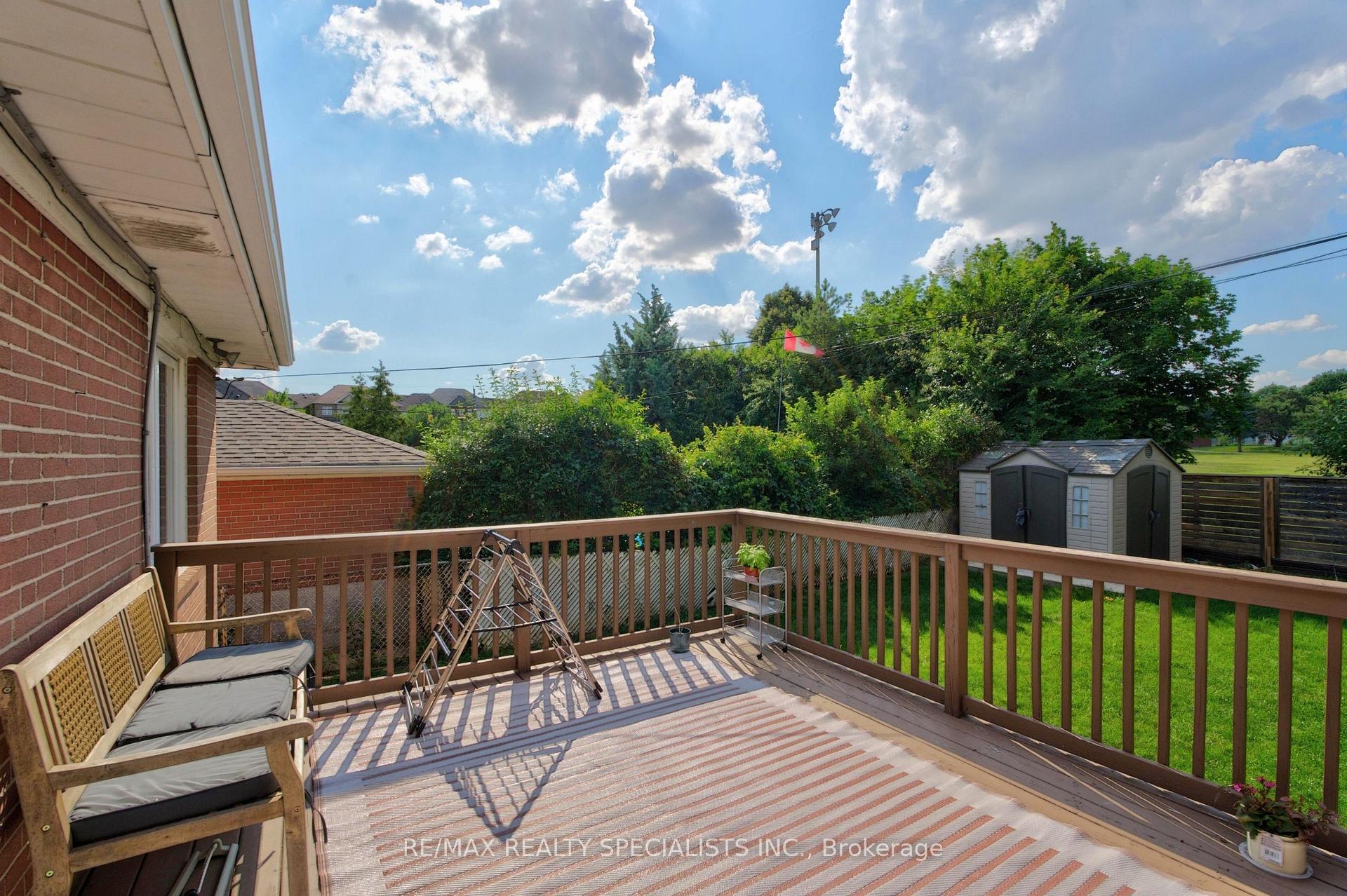 Photo 49 of 94 Eringate Drive, Etobicoke, Eringate-Centennial-West Deane — HOMEH