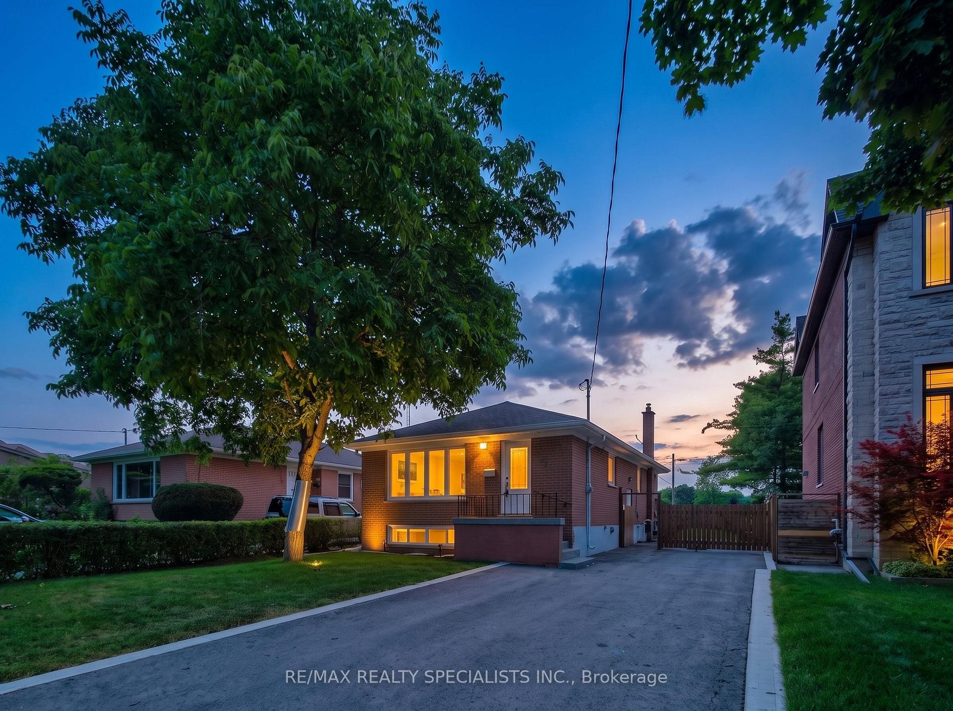 Photo 50 of 94 Eringate Drive, Etobicoke, Eringate-Centennial-West Deane — HOMEH