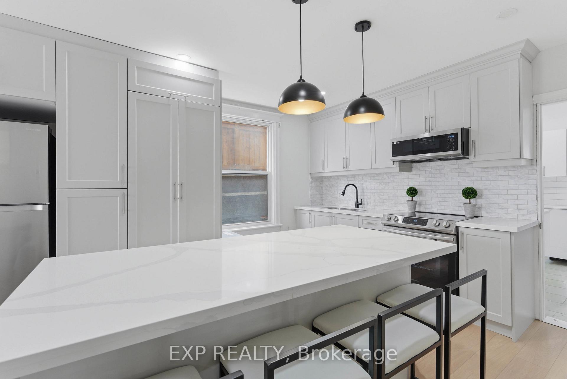 Photo 4 of 191 Queen Street N, Hamilton, Strathcona — HOMEH