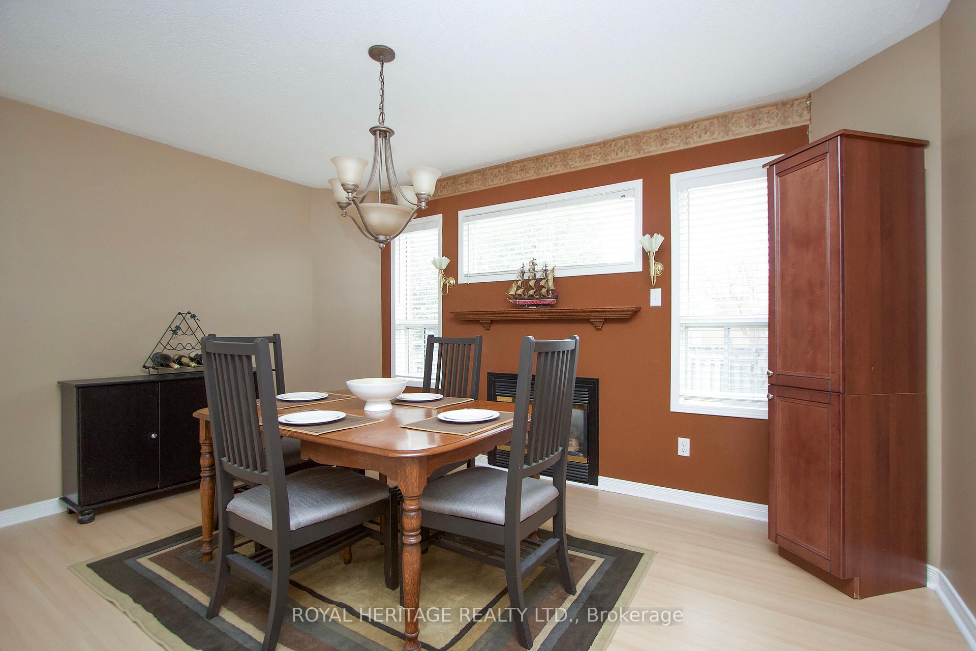 Photo 9 of 92 Booth Crescent, Ajax, Central — HOMEH