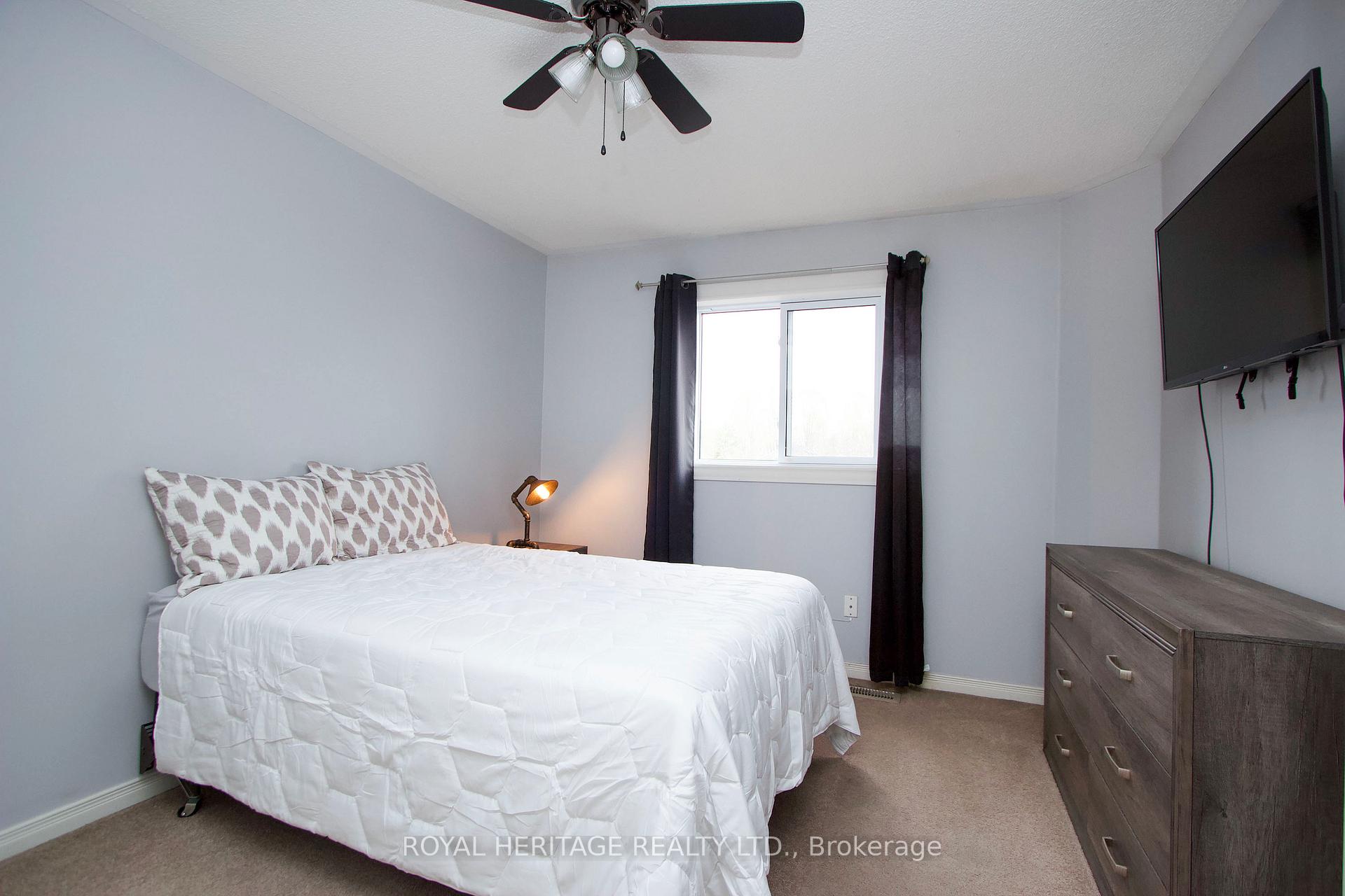 Photo 14 of 92 Booth Crescent, Ajax, Central — HOMEH