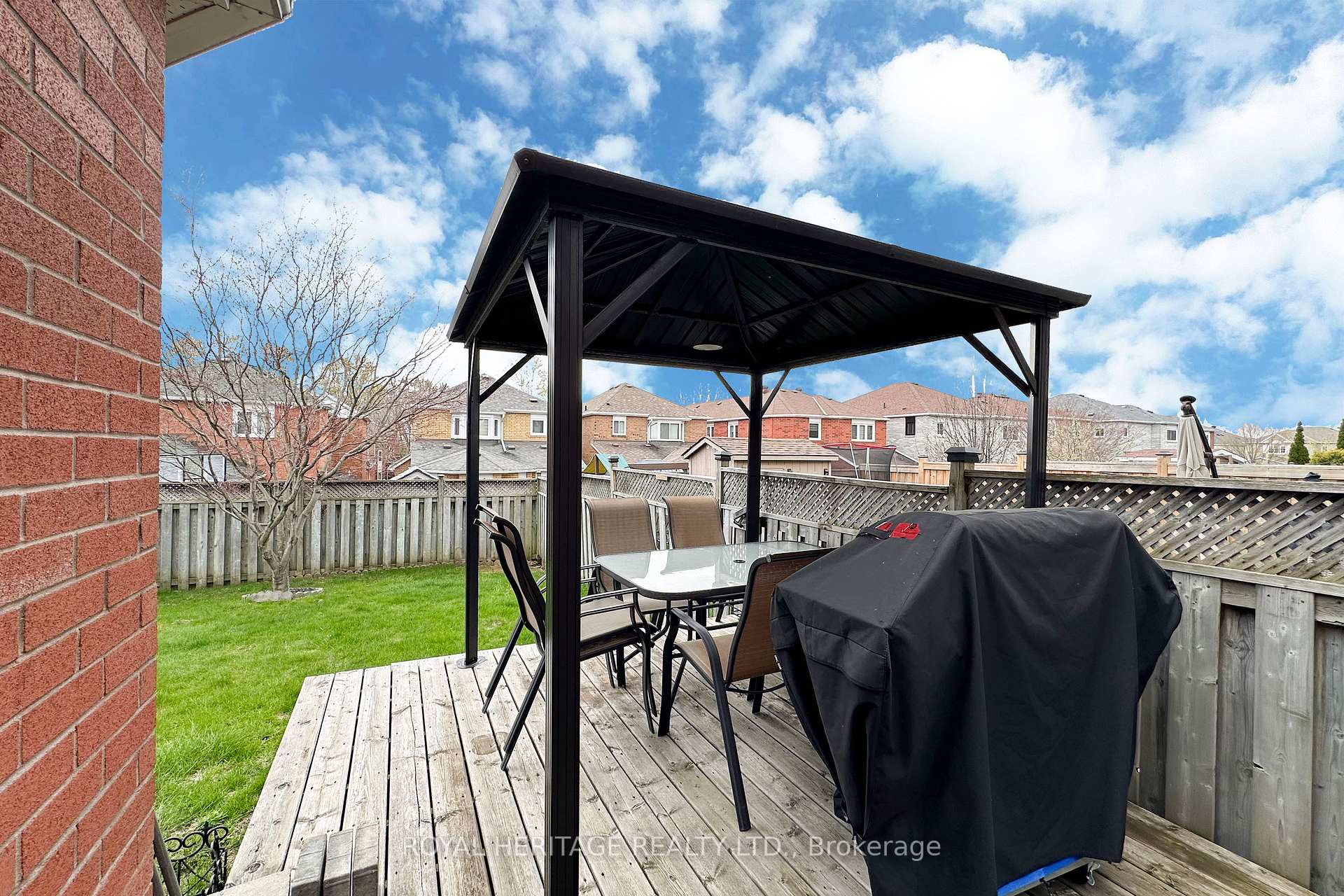 Photo 17 of 92 Booth Crescent, Ajax, Central — HOMEH