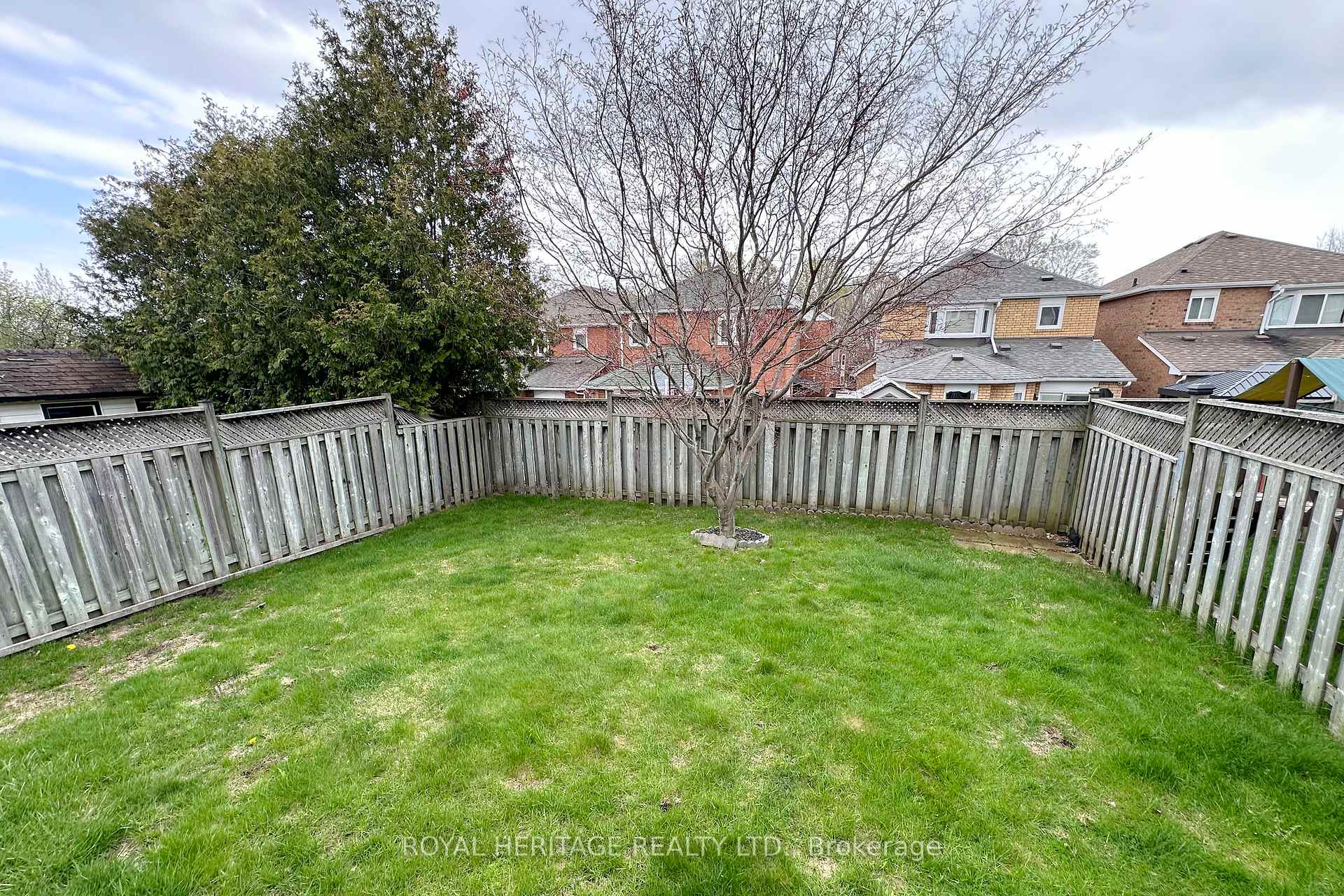Photo 18 of 92 Booth Crescent, Ajax, Central — HOMEH