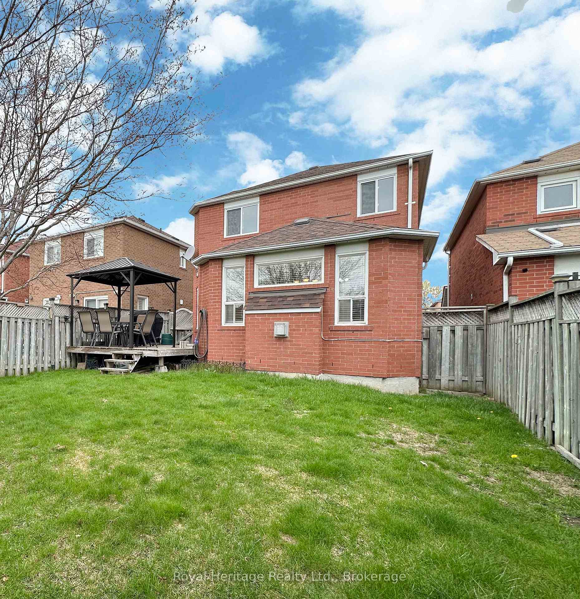 Photo 19 of 92 Booth Crescent, Ajax, Central — HOMEH