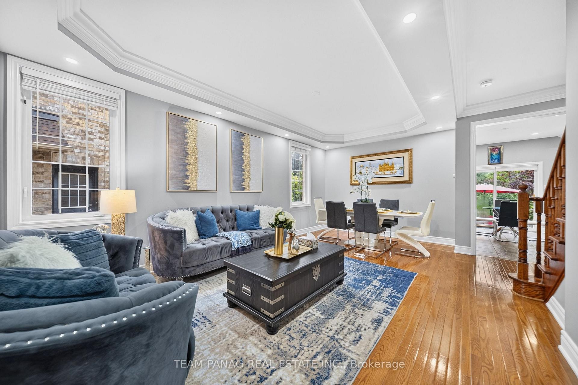 Photo 9 of 11 Belleville Drive, Brampton, Vales of Castlemore North — HOMEH