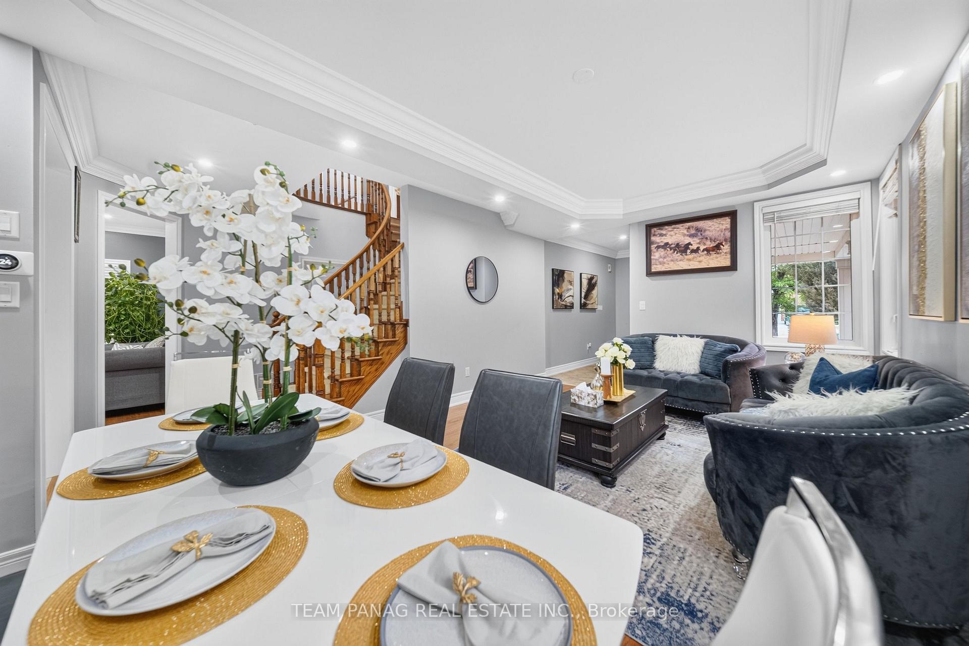 Photo 13 of 11 Belleville Drive, Brampton, Vales of Castlemore North — HOMEH