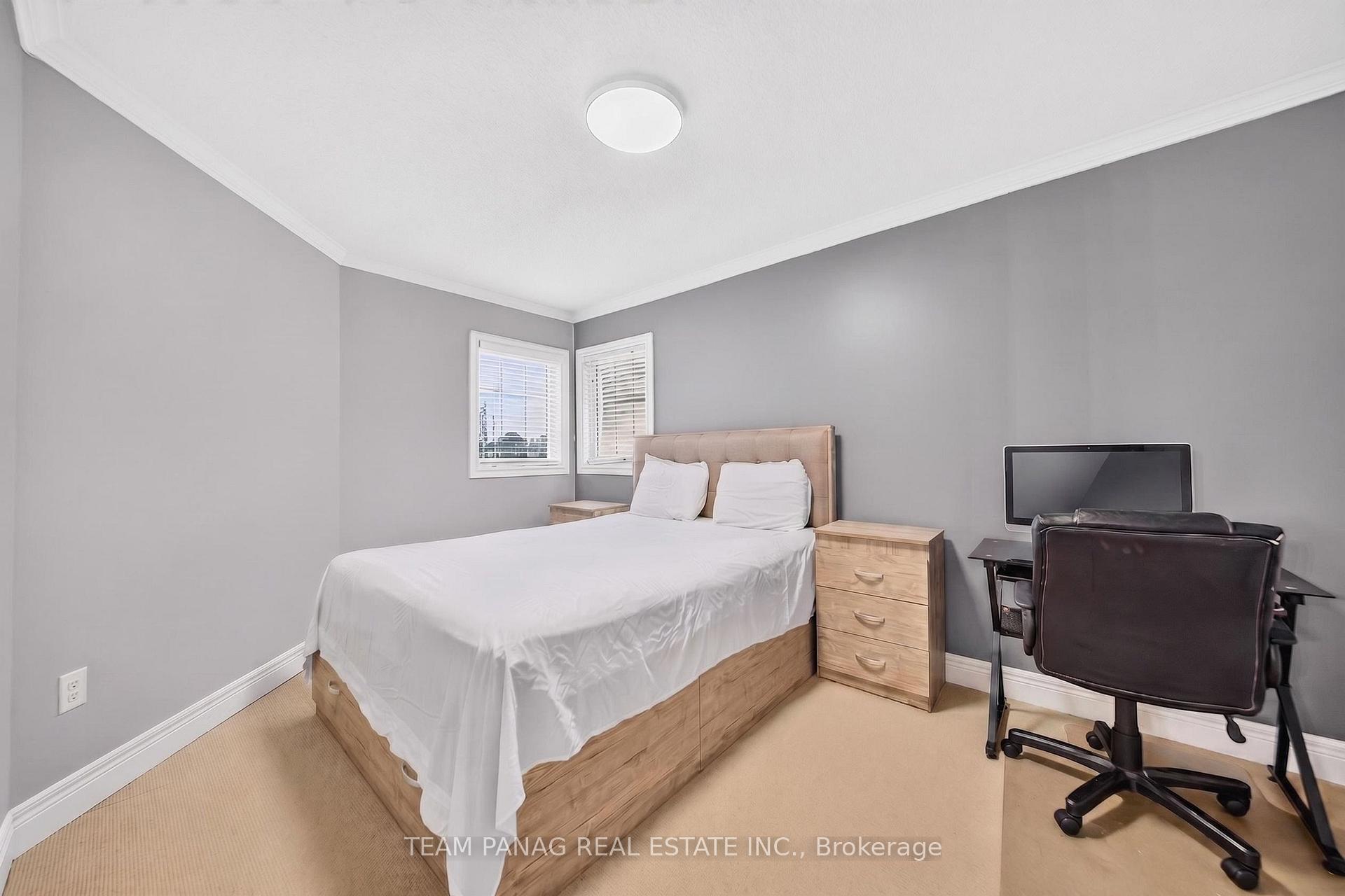 Photo 31 of 11 Belleville Drive, Brampton, Vales of Castlemore North — HOMEH