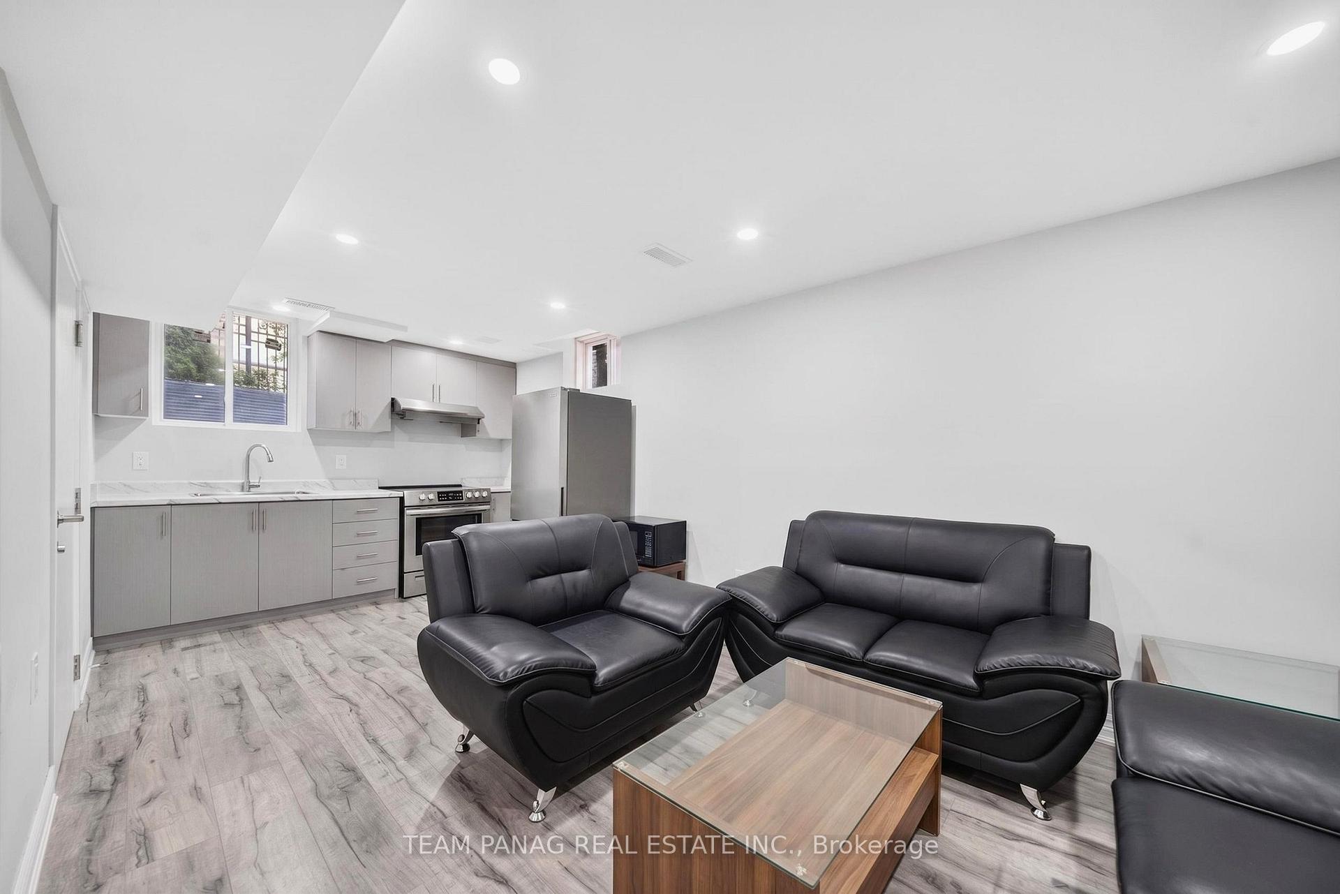 Photo 34 of 11 Belleville Drive, Brampton, Vales of Castlemore North — HOMEH