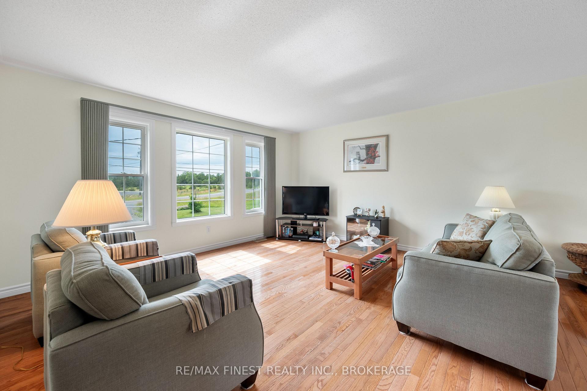 Photo 5 of 245 Pleasant Drive, Greater Napanee, Greater Napanee — HOMEH