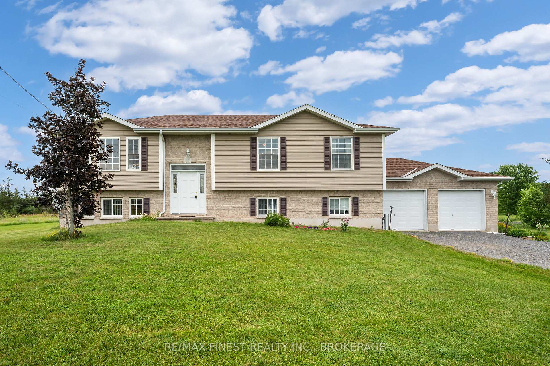 Photo 2 of 245 Pleasant Drive, Greater Napanee, Greater Napanee — HOMEH