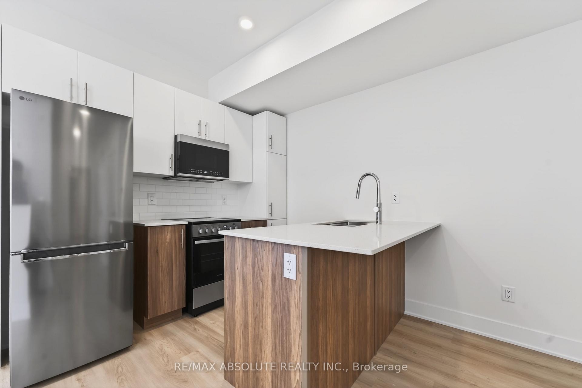 Photo 3 of Unit B, 183 Columbus Avenue, Ottawa, Overbrook/Castle Heights — HOMEH
