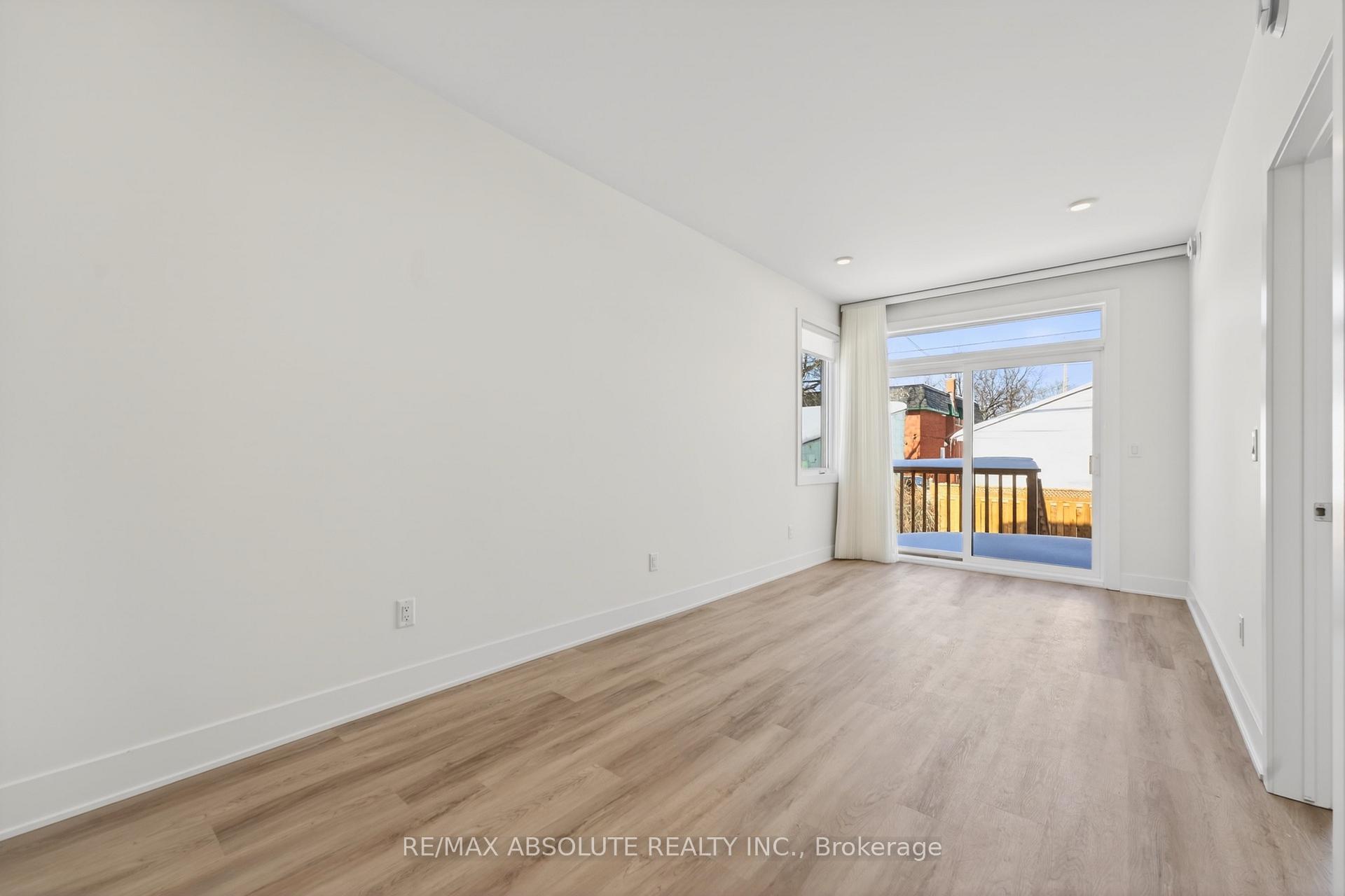 Photo 6 of Unit B, 183 Columbus Avenue, Ottawa, Overbrook/Castle Heights — HOMEH