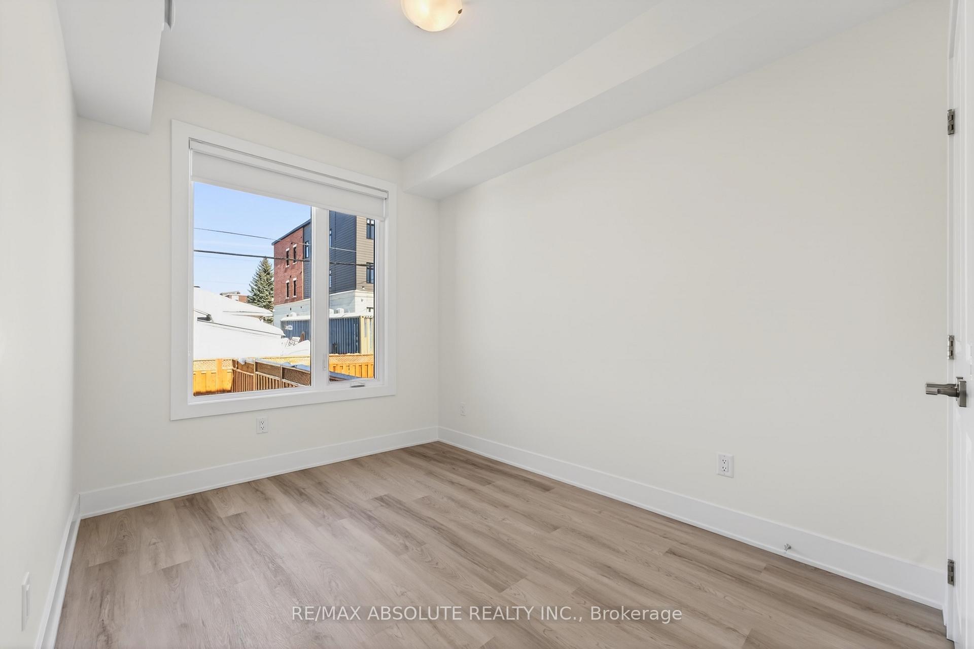 Photo 10 of Unit B, 183 Columbus Avenue, Ottawa, Overbrook/Castle Heights — HOMEH