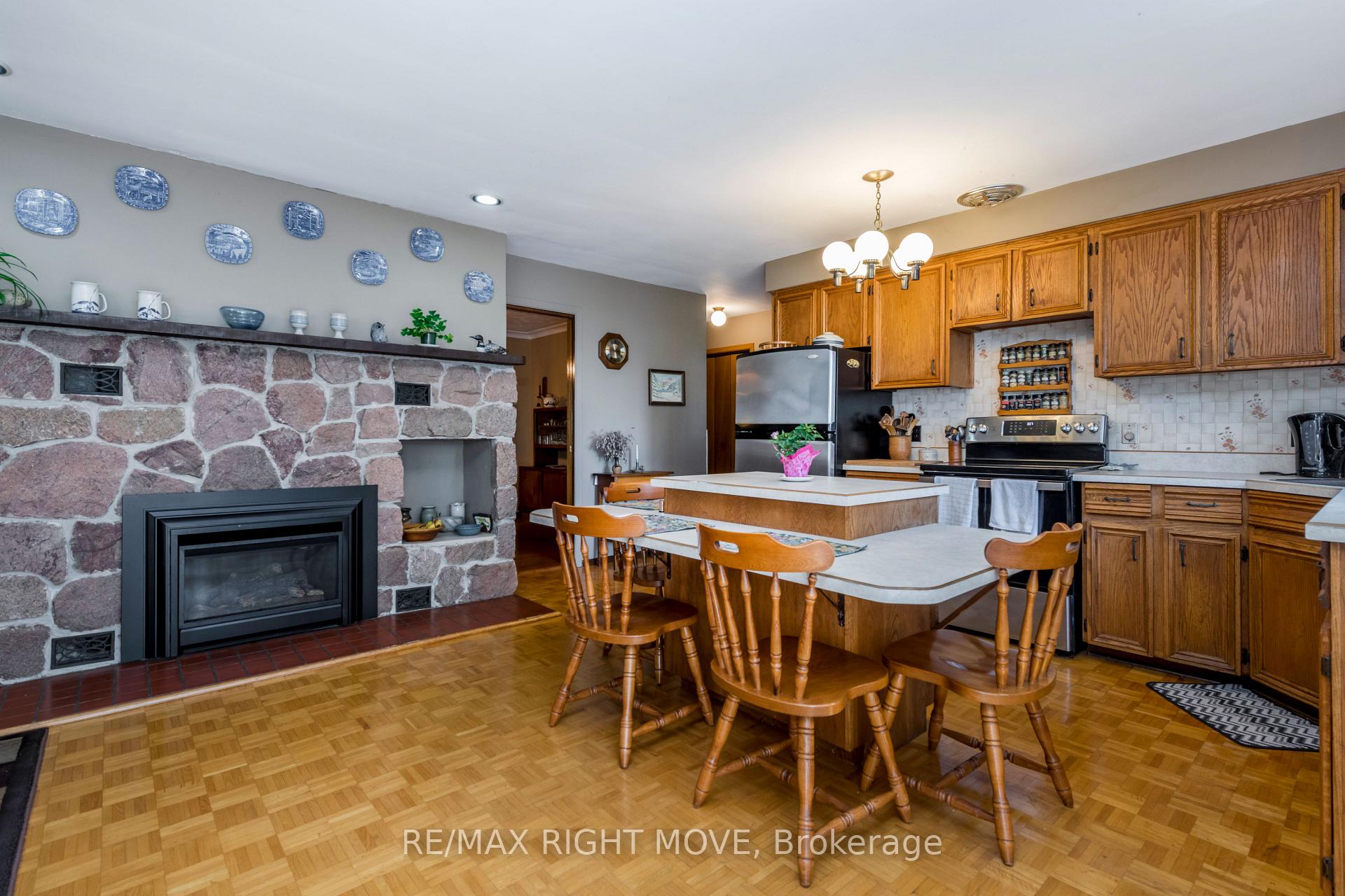 Photo 7 of 5498 Fawn Bay Road, Ramara, Rural Ramara — HOMEH