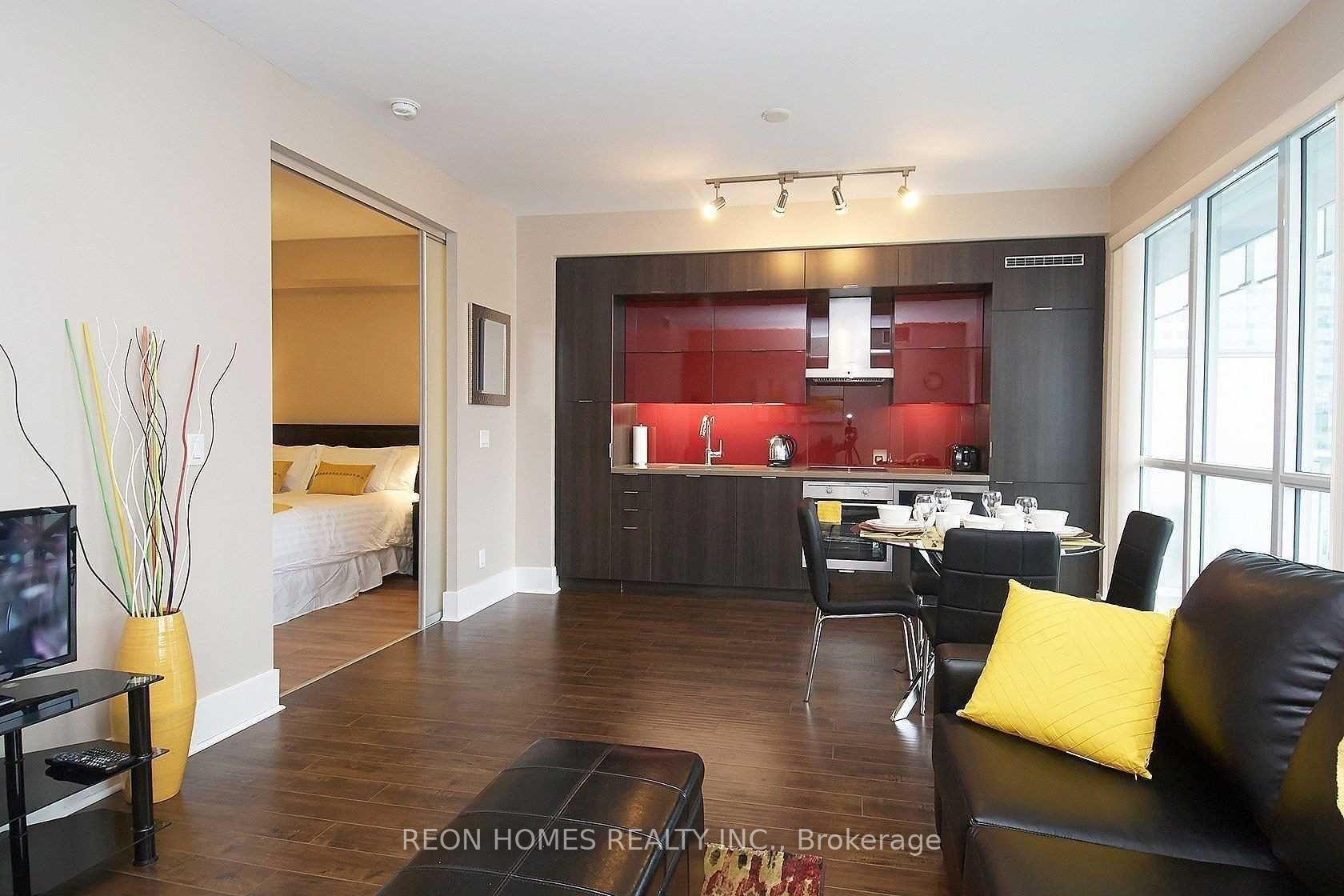 Photo 4 of Unit 2009, 300 Front Street, Toronto, Waterfront Communities — HOMEH