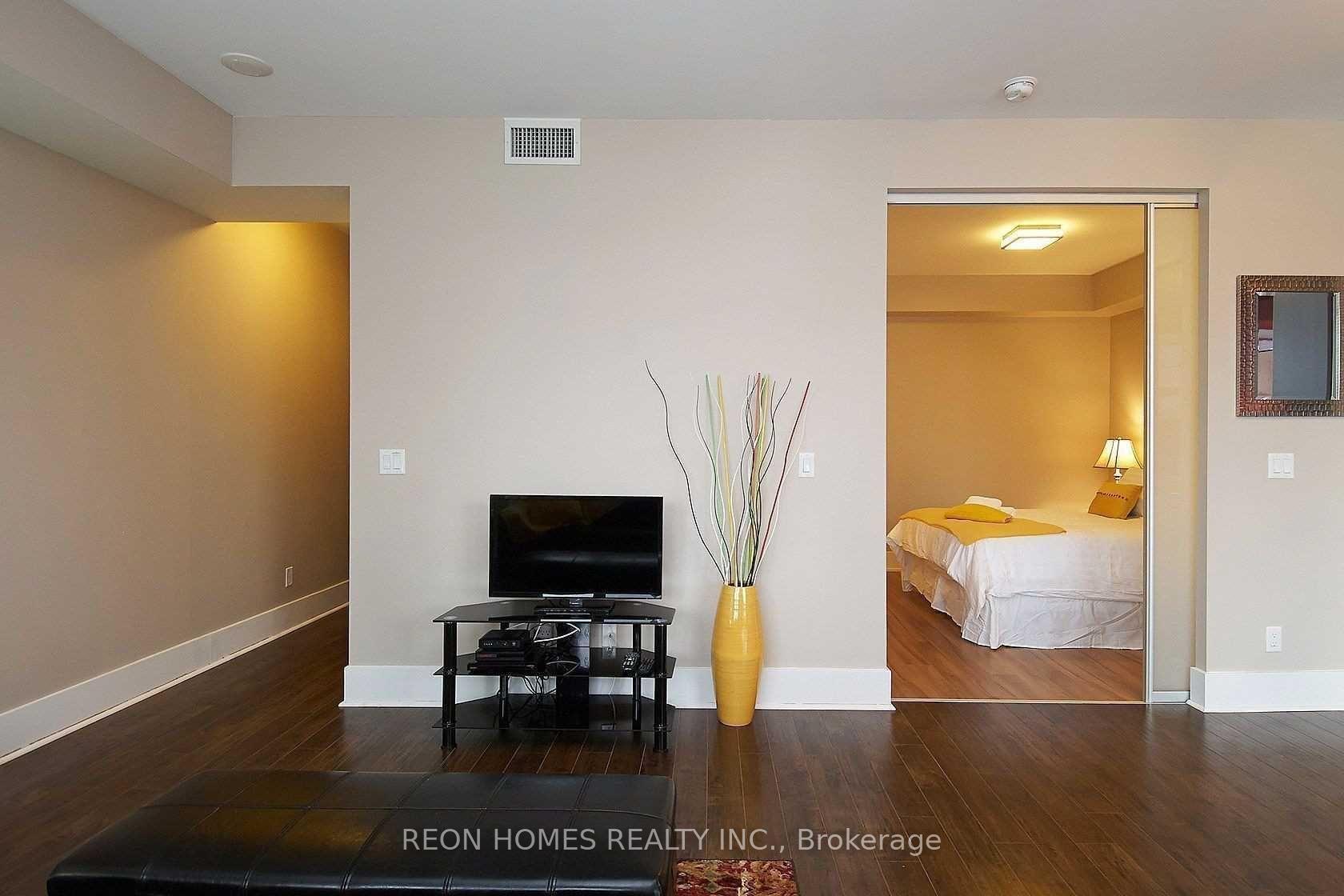 Photo 10 of Unit 2009, 300 Front Street, Toronto, Waterfront Communities — HOMEH