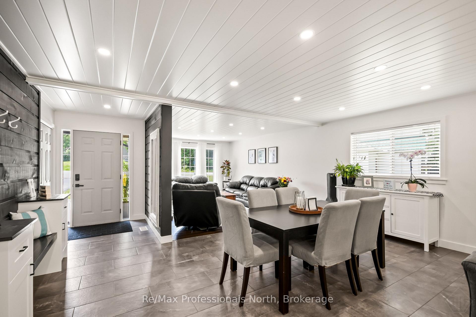 Photo 5 of 424 Alexander Street, Gravenhurst, Muskoka (S) — HOMEH