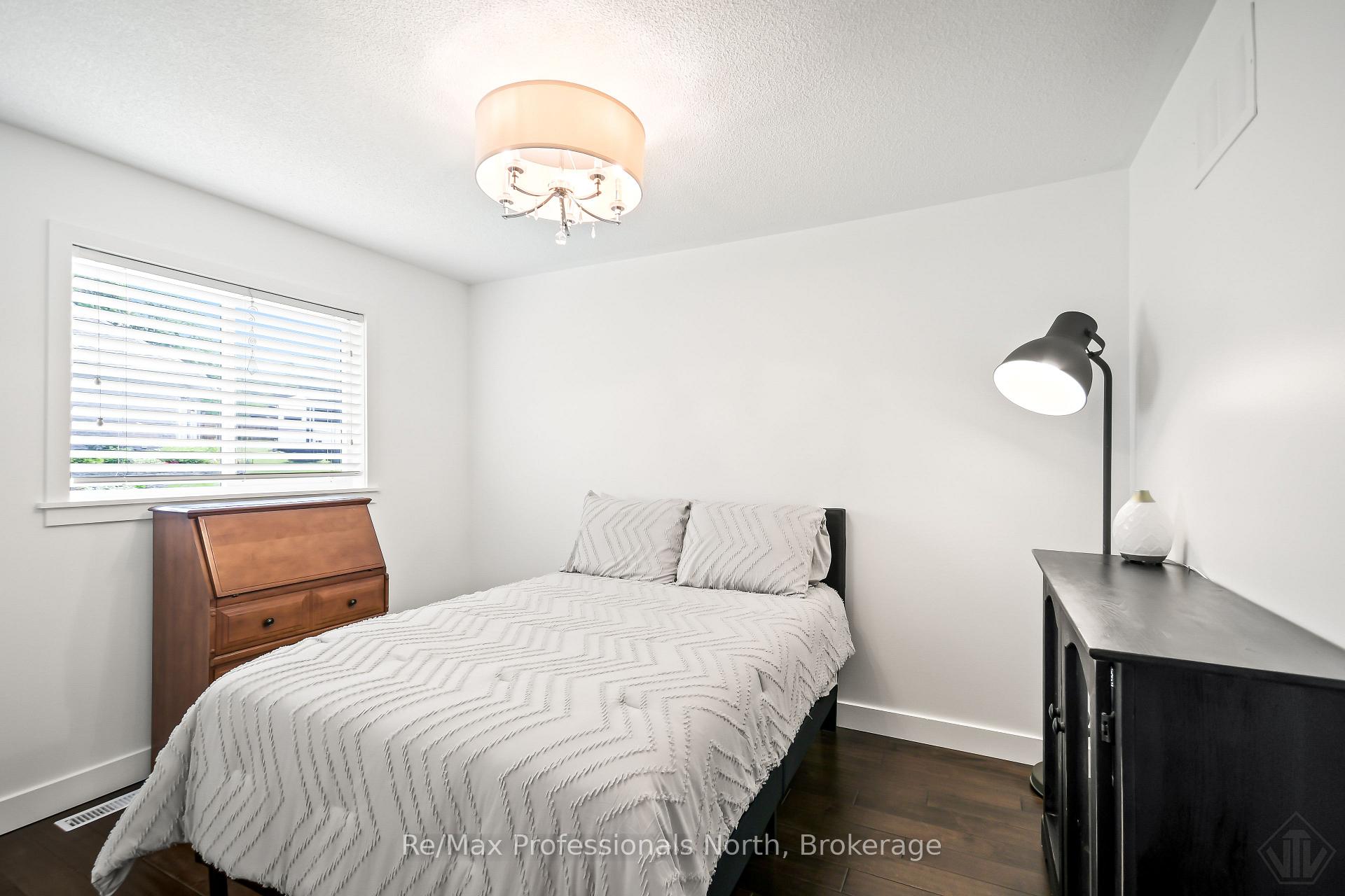 Photo 17 of 424 Alexander Street, Gravenhurst, Muskoka (S) — HOMEH