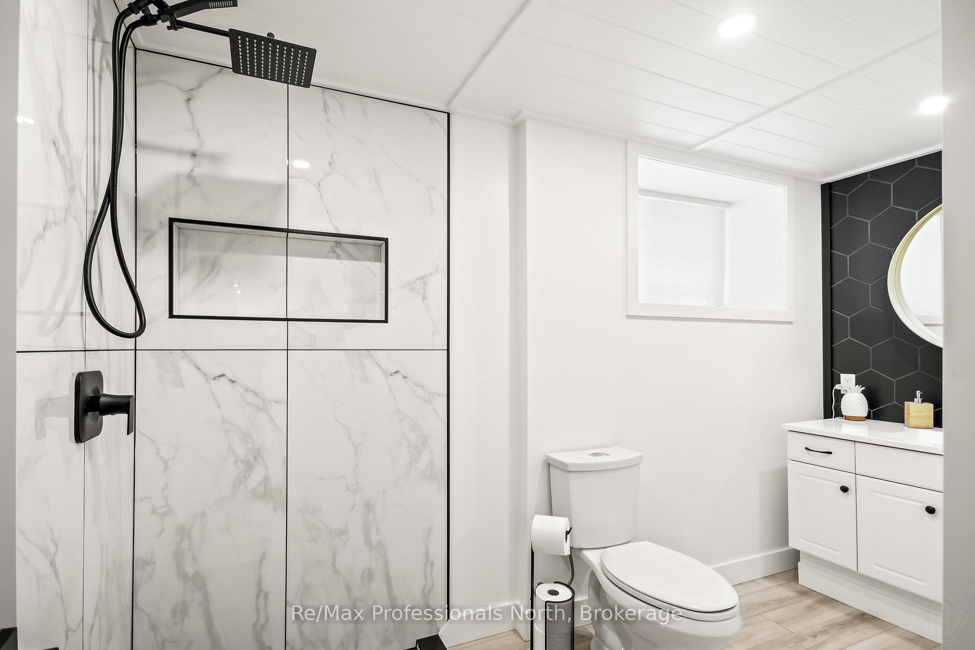 Photo 32 of 424 Alexander Street, Gravenhurst, Muskoka (S) — HOMEH