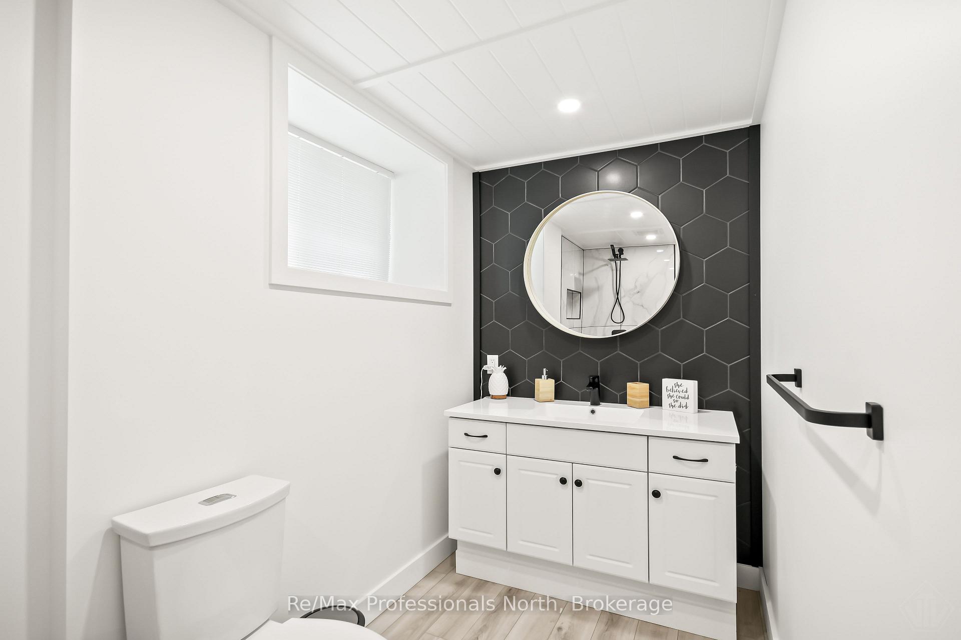 Photo 33 of 424 Alexander Street, Gravenhurst, Muskoka (S) — HOMEH