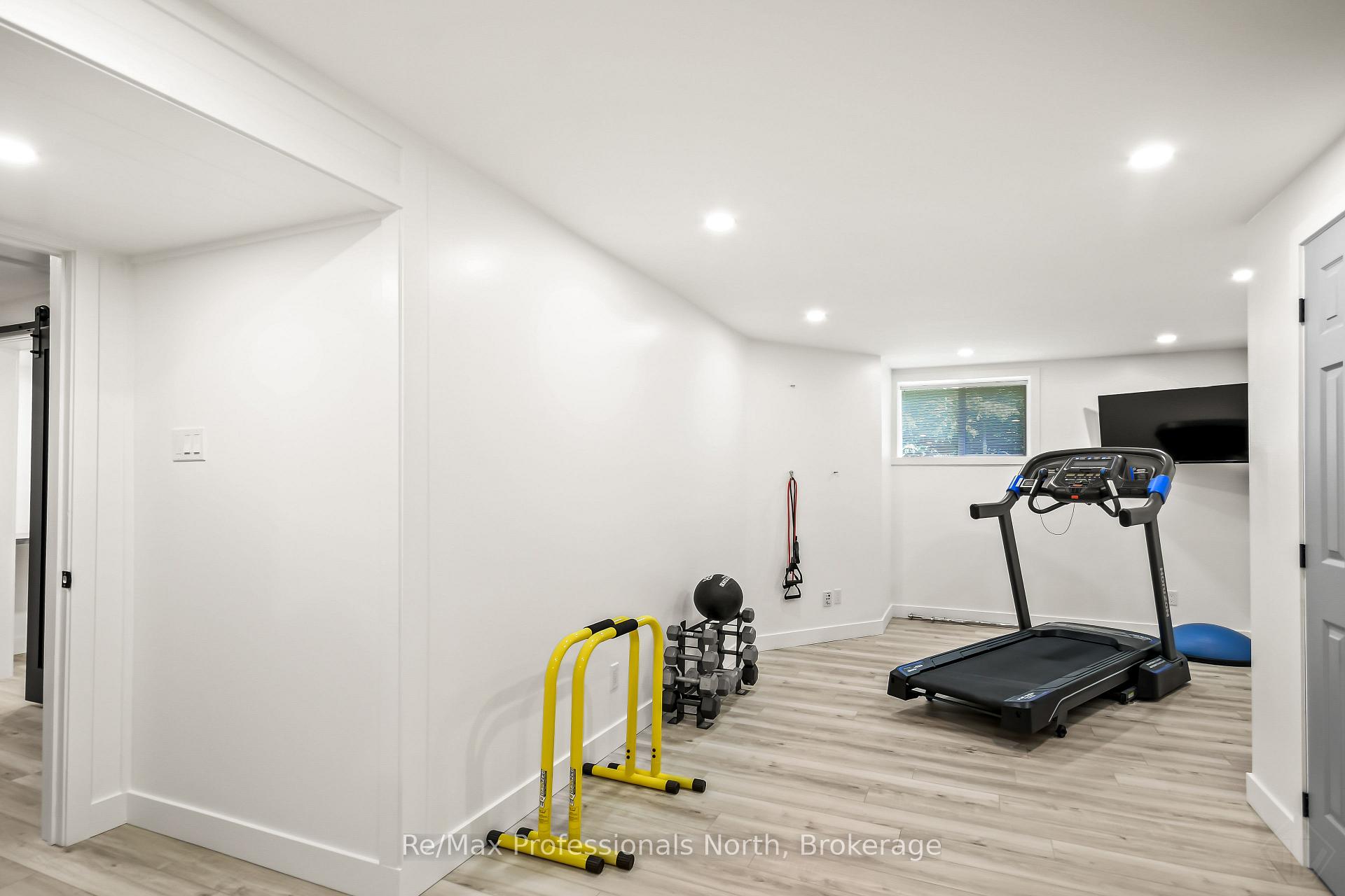 Photo 35 of 424 Alexander Street, Gravenhurst, Muskoka (S) — HOMEH