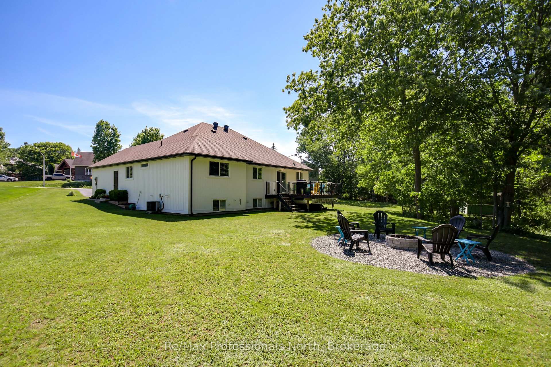 Photo 43 of 424 Alexander Street, Gravenhurst, Muskoka (S) — HOMEH