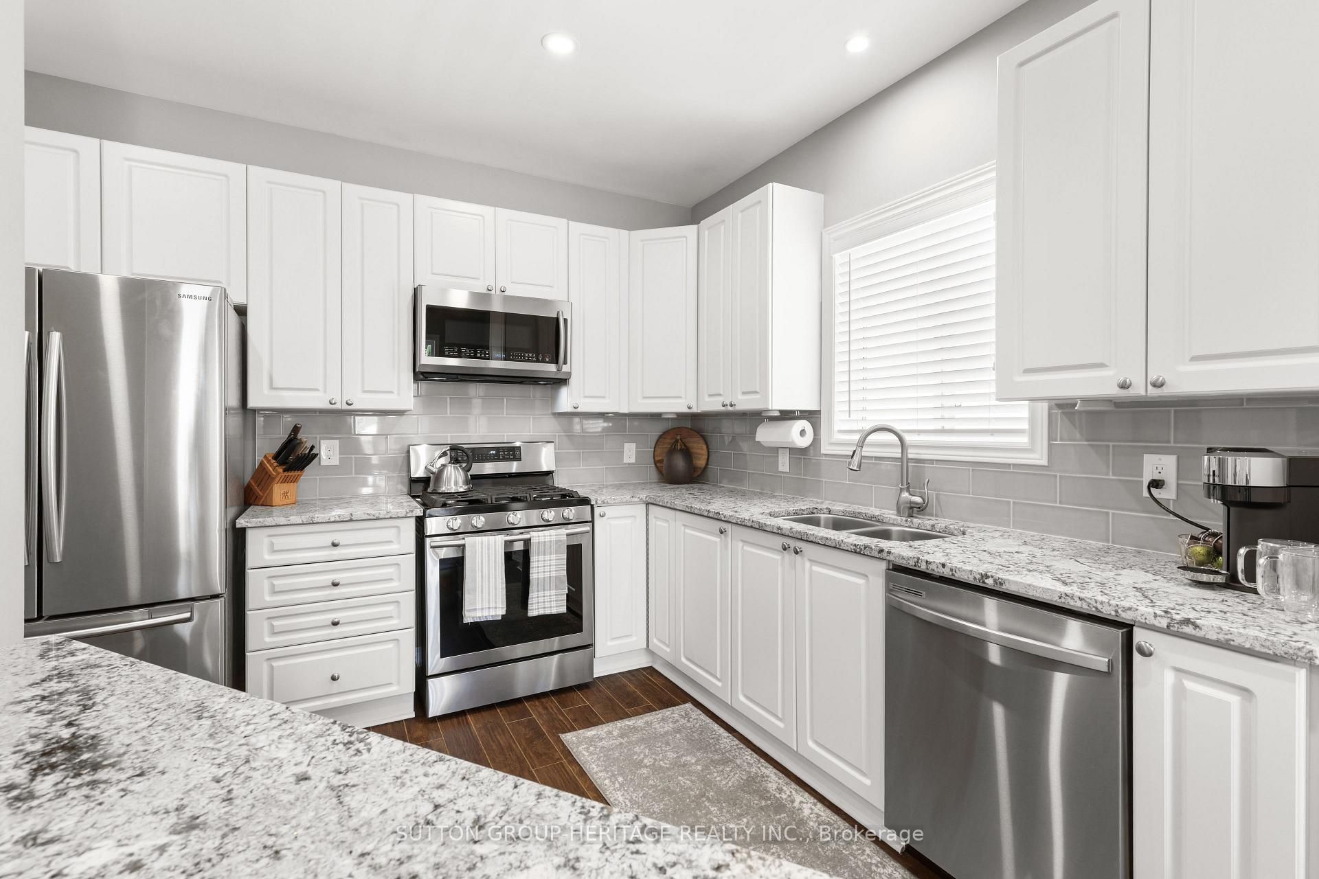 Photo 12 of 27 Kimberly Drive, Whitby, Brooklin — HOMEH