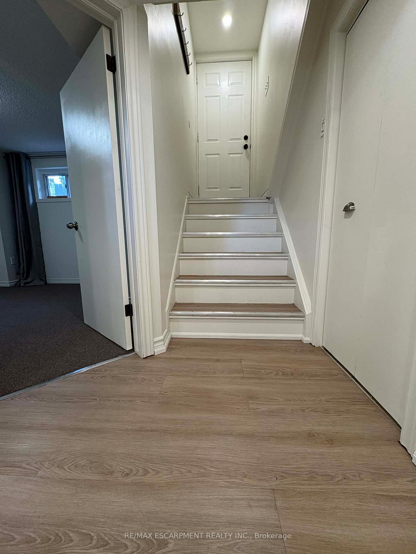 Photo 4 of Unit Lower, 29 East 41st Street, Hamilton, Sunninghill — HOMEH