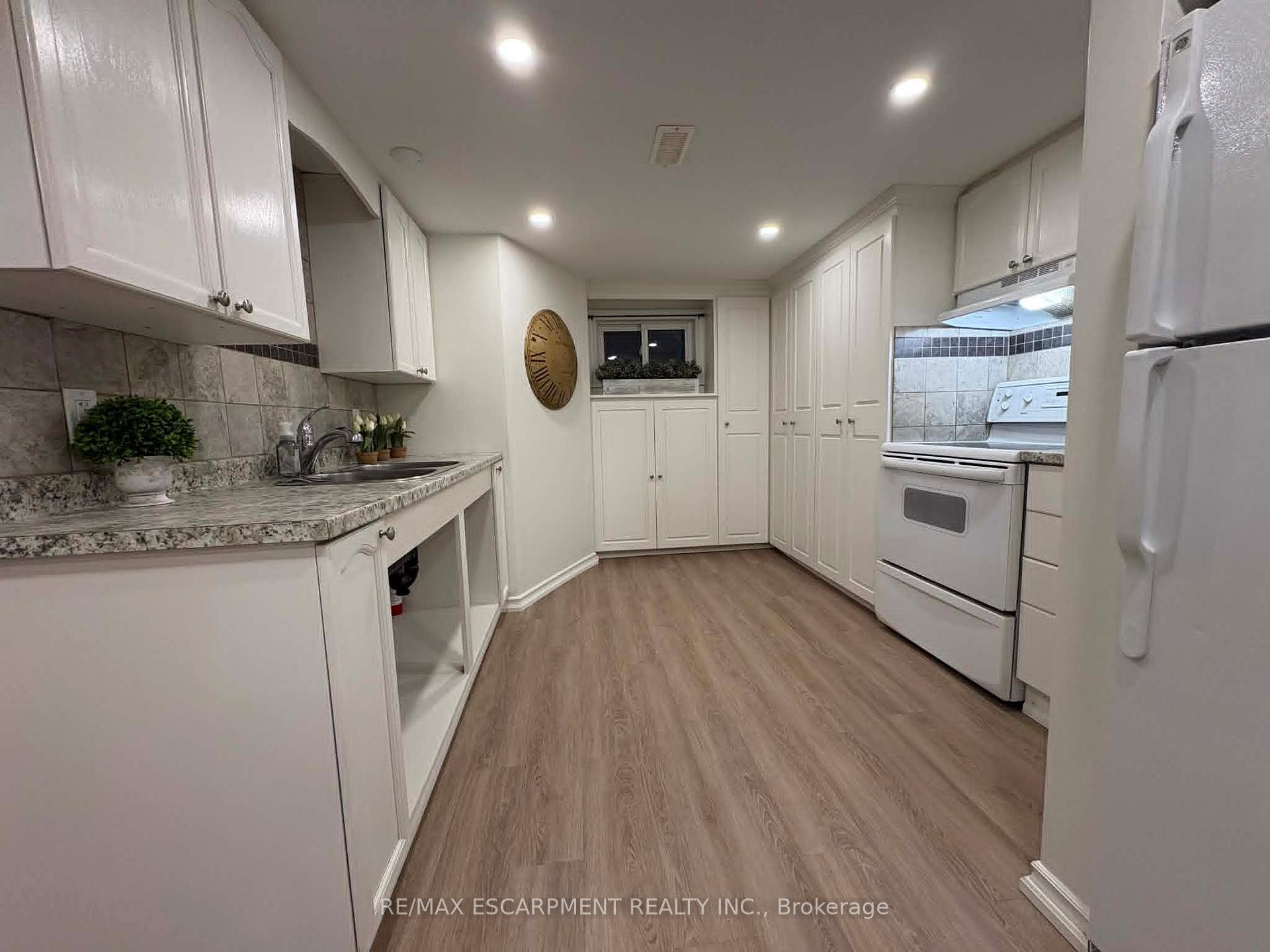 Photo 7 of Unit Lower, 29 East 41st Street, Hamilton, Sunninghill — HOMEH