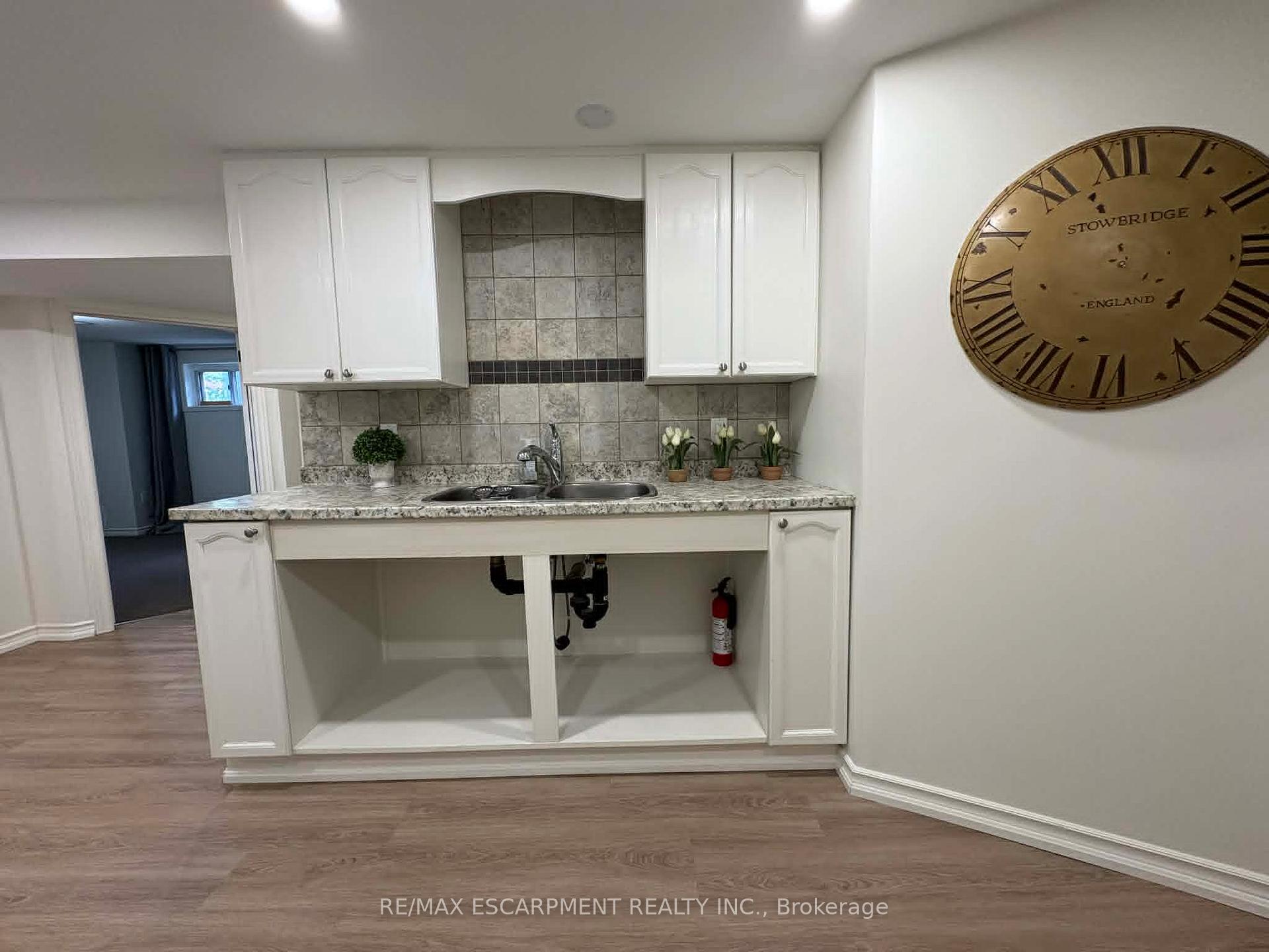 Photo 8 of Unit Lower, 29 East 41st Street, Hamilton, Sunninghill — HOMEH