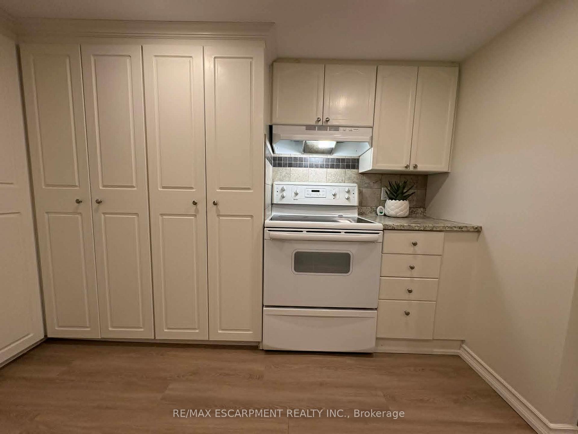 Photo 10 of Unit Lower, 29 East 41st Street, Hamilton, Sunninghill — HOMEH