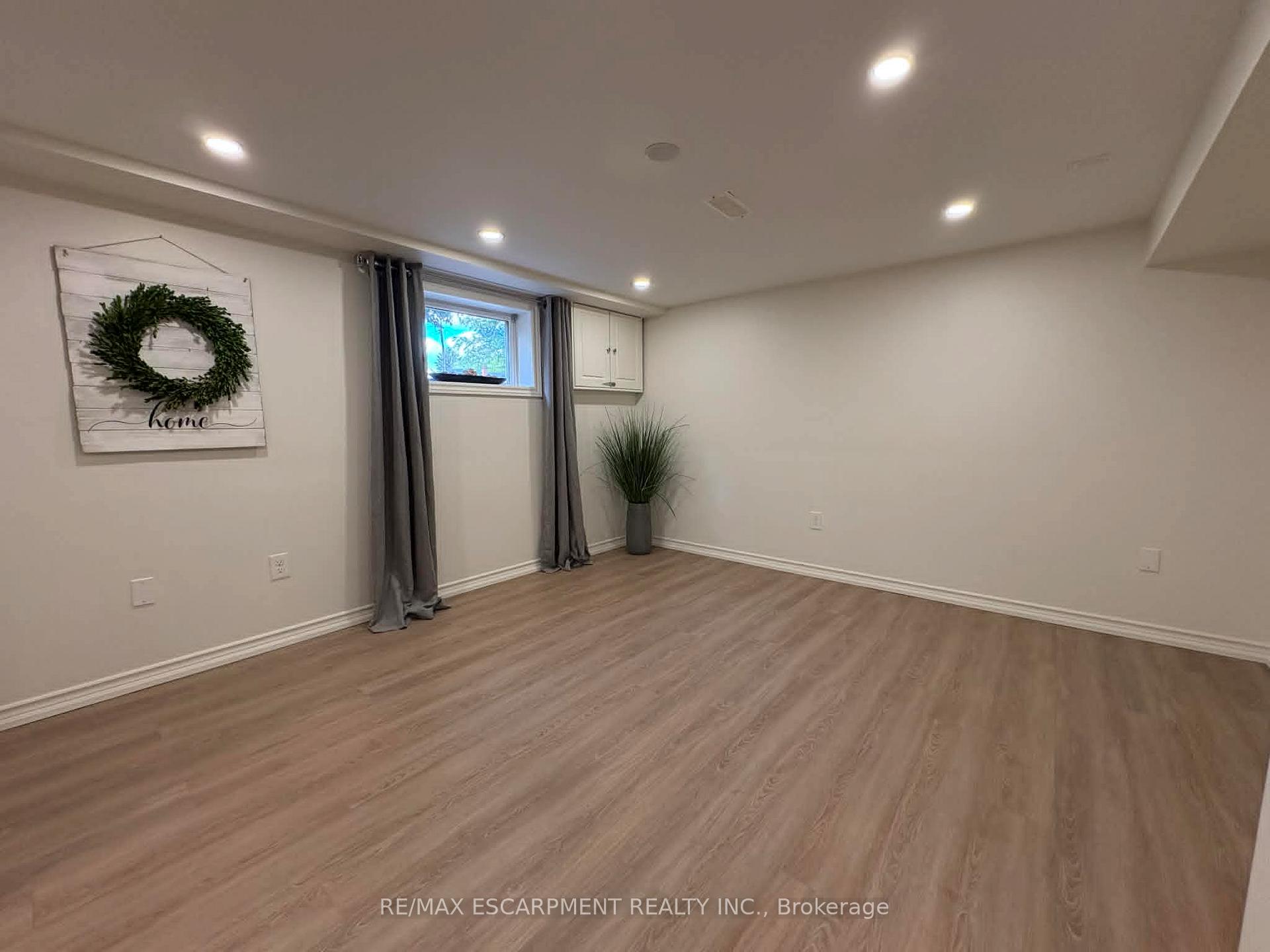 Photo 13 of Unit Lower, 29 East 41st Street, Hamilton, Sunninghill — HOMEH