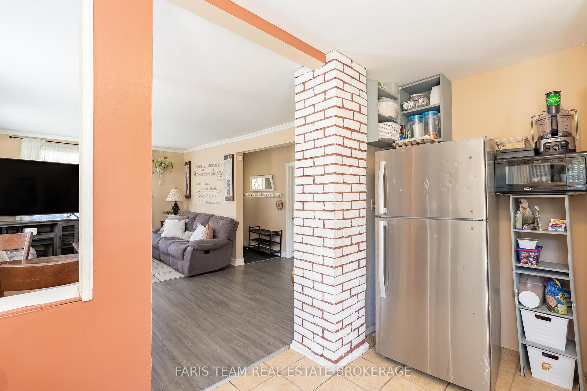 Photo 6 of 2083 Lilac Drive, Innisfil, Alcona — HOMEH