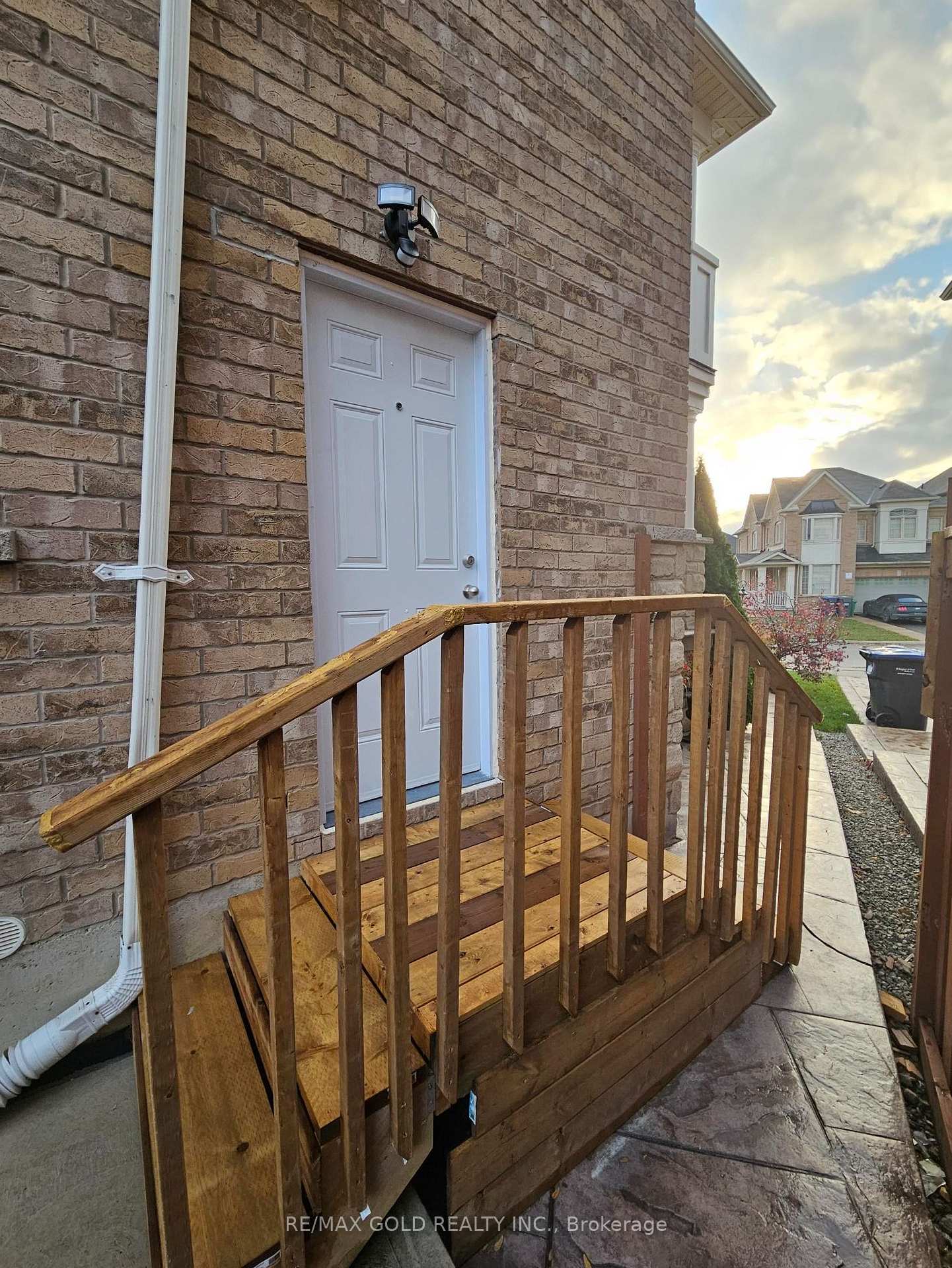 Photo 2 of Unit Bsmt, 29 Seastar Road, Brampton, Bram West — HOMEH