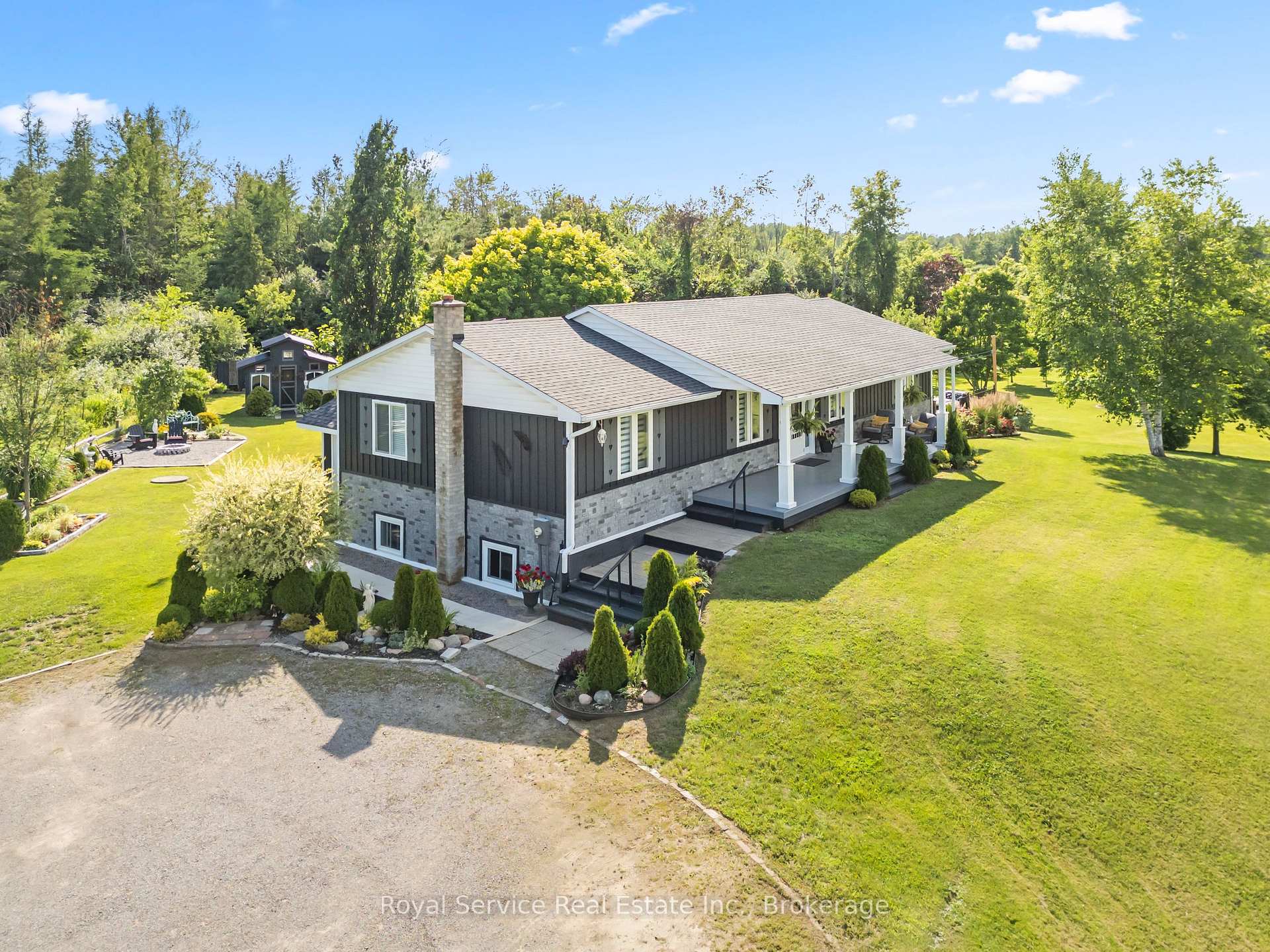 Photo 2 of 876 Hutchison Drive, Cavan Monaghan, Cavan Twp — HOMEH