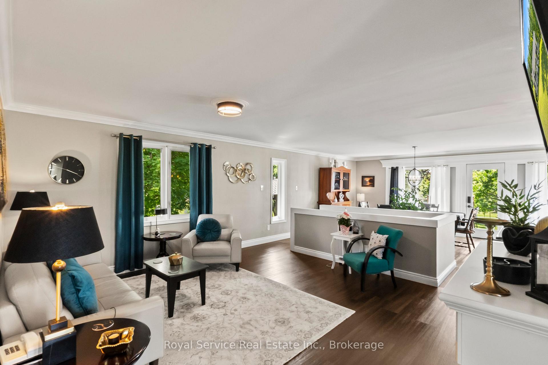 Photo 4 of 876 Hutchison Drive, Cavan Monaghan, Cavan Twp — HOMEH