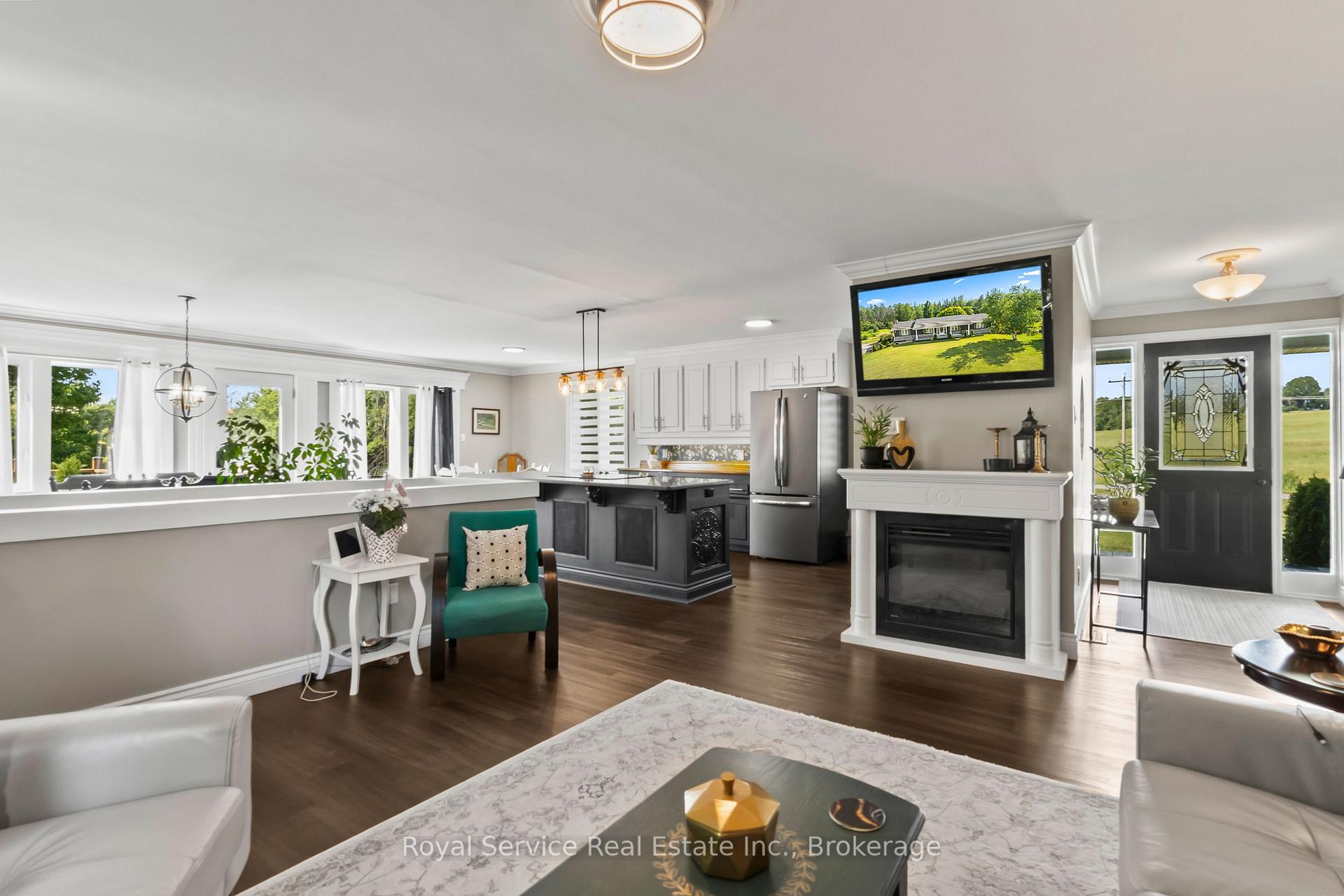 Photo 5 of 876 Hutchison Drive, Cavan Monaghan, Cavan Twp — HOMEH