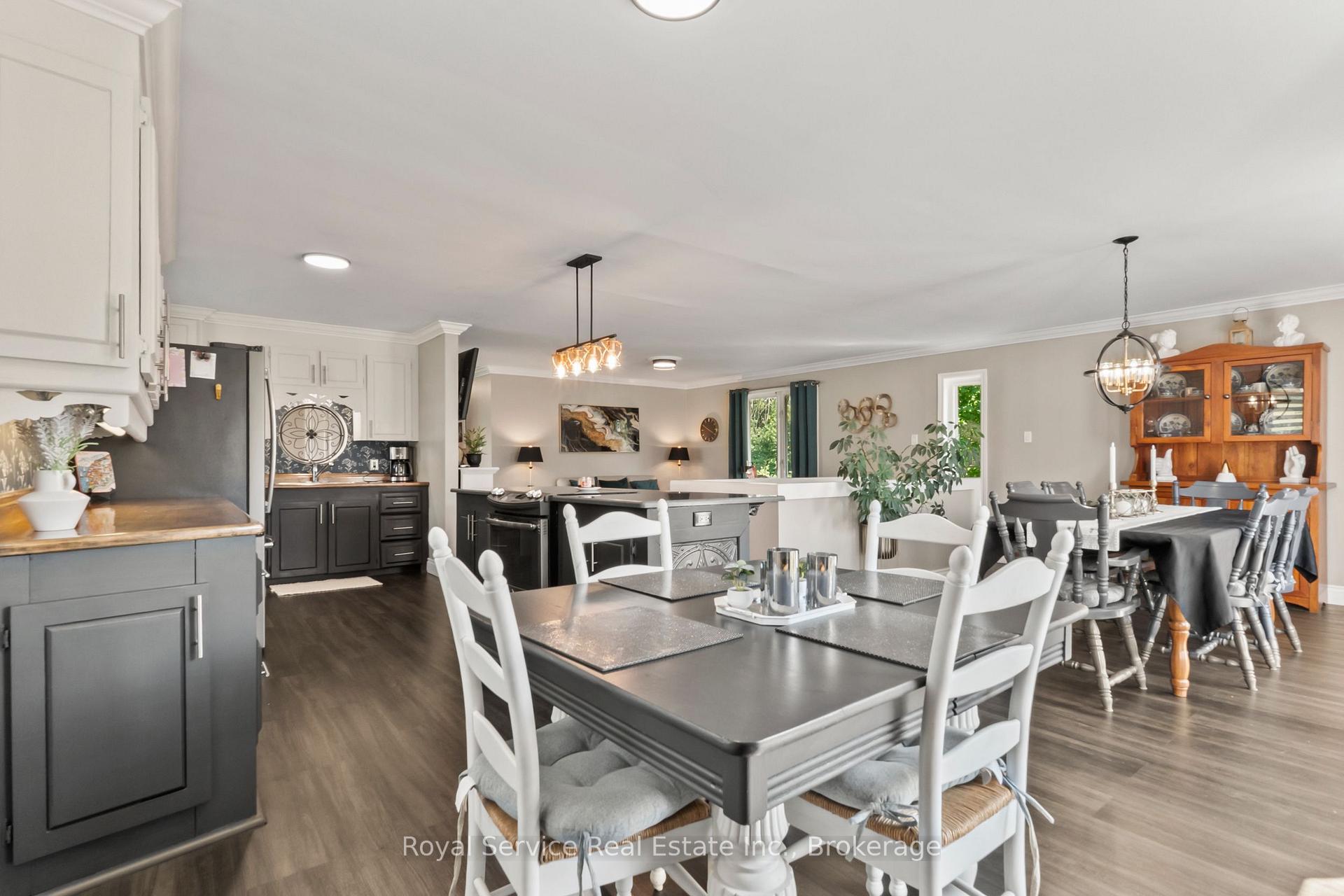 Photo 13 of 876 Hutchison Drive, Cavan Monaghan, Cavan Twp — HOMEH