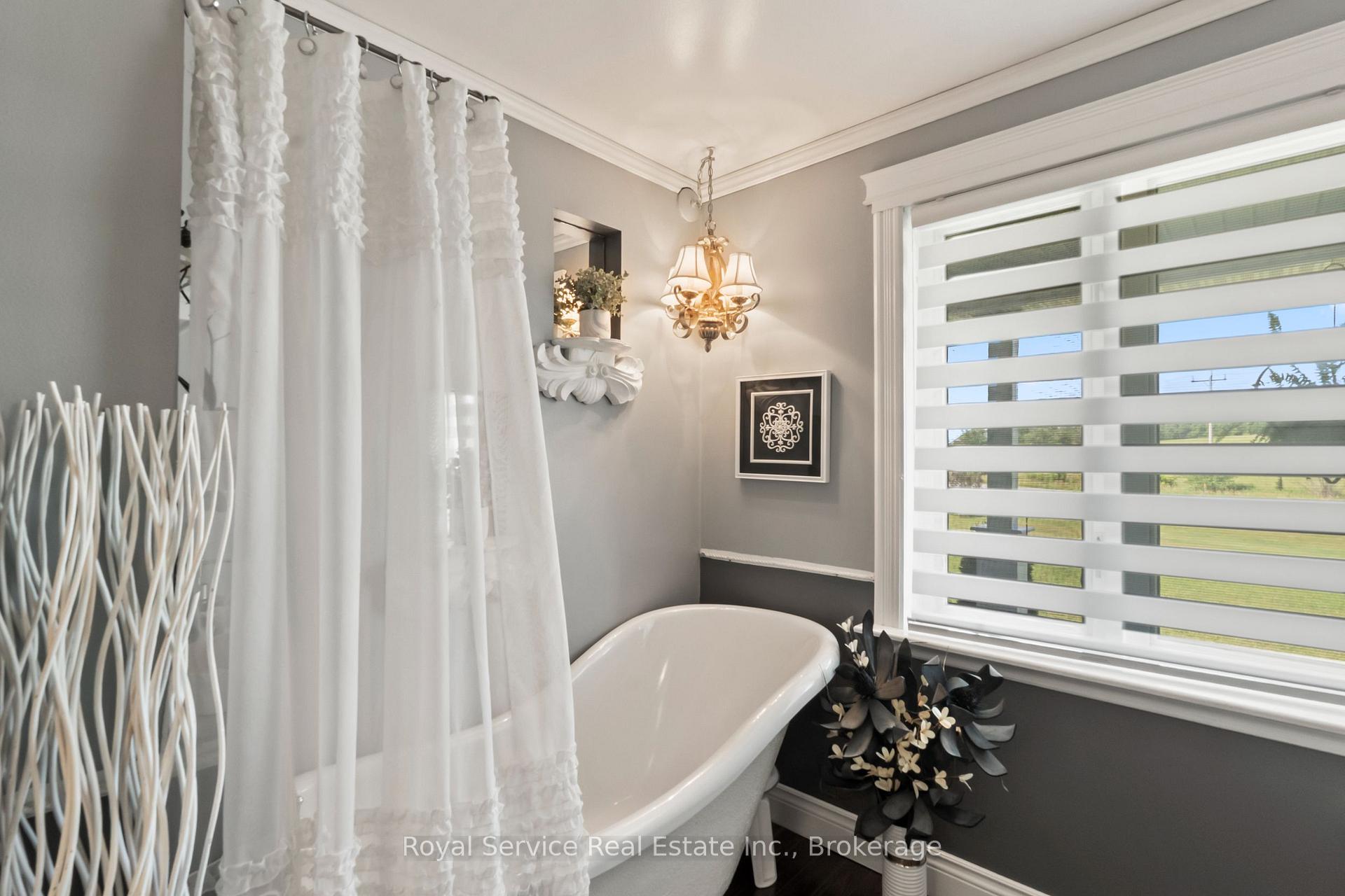 Photo 17 of 876 Hutchison Drive, Cavan Monaghan, Cavan Twp — HOMEH