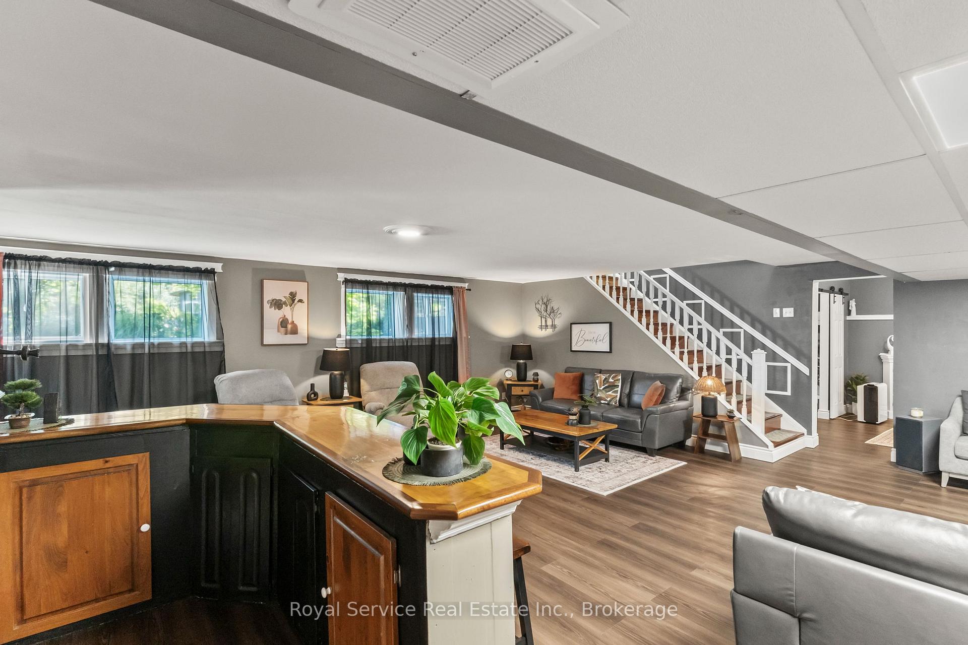 Photo 30 of 876 Hutchison Drive, Cavan Monaghan, Cavan Twp — HOMEH